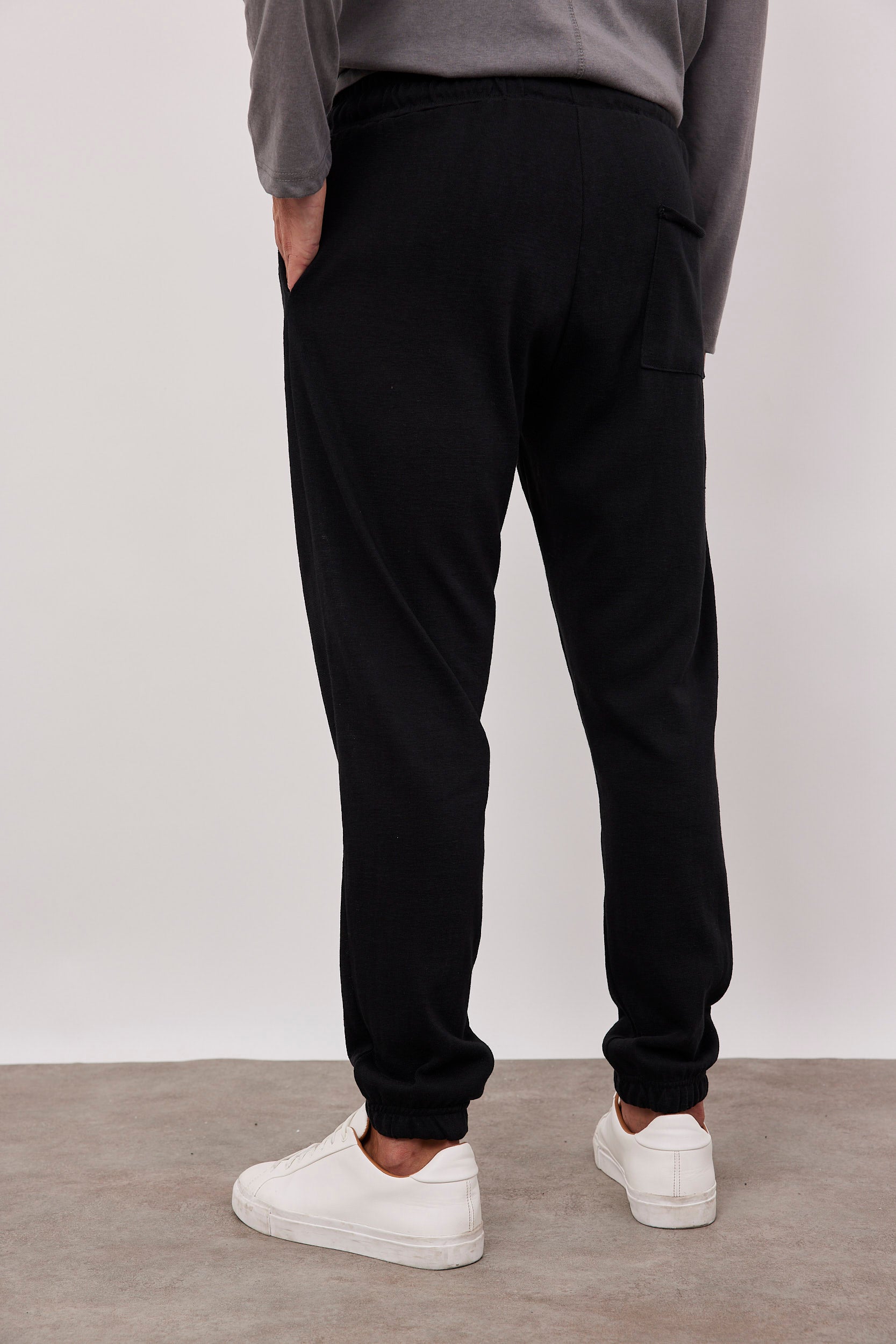 מכנסיים ארוכים בסיומת גומי