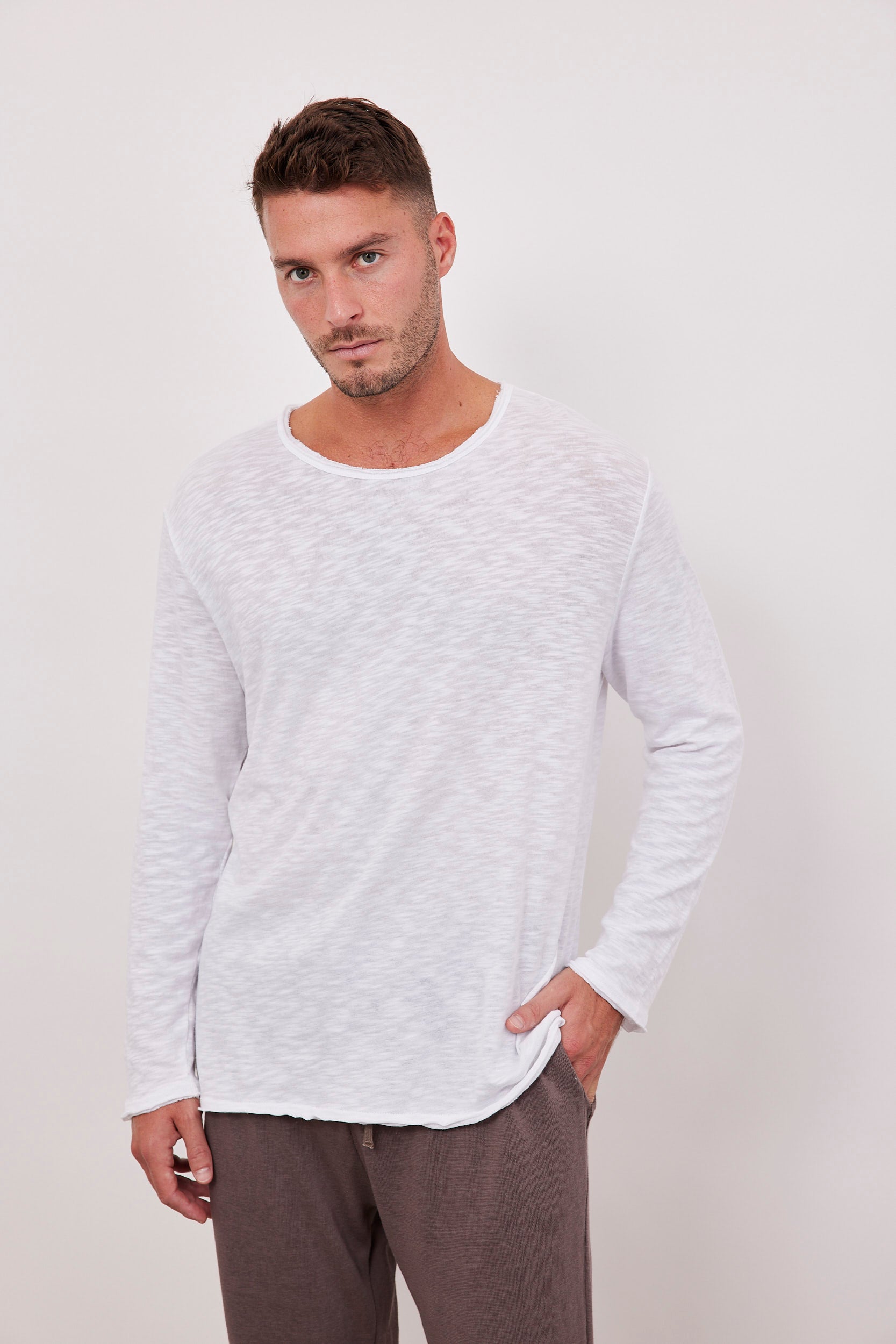 חולצה בטקסטורה סיומת פרומה