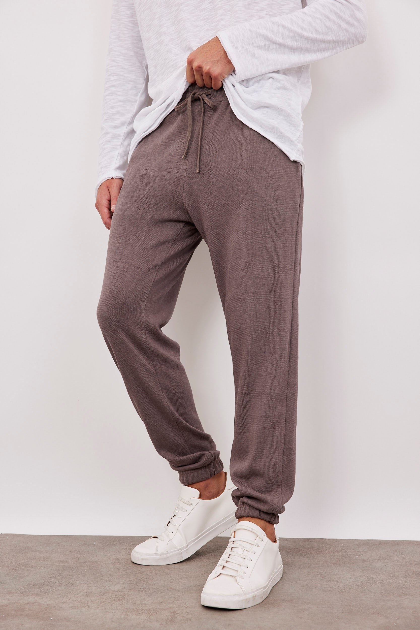 מכנסיים ארוכים בסיומת גומי