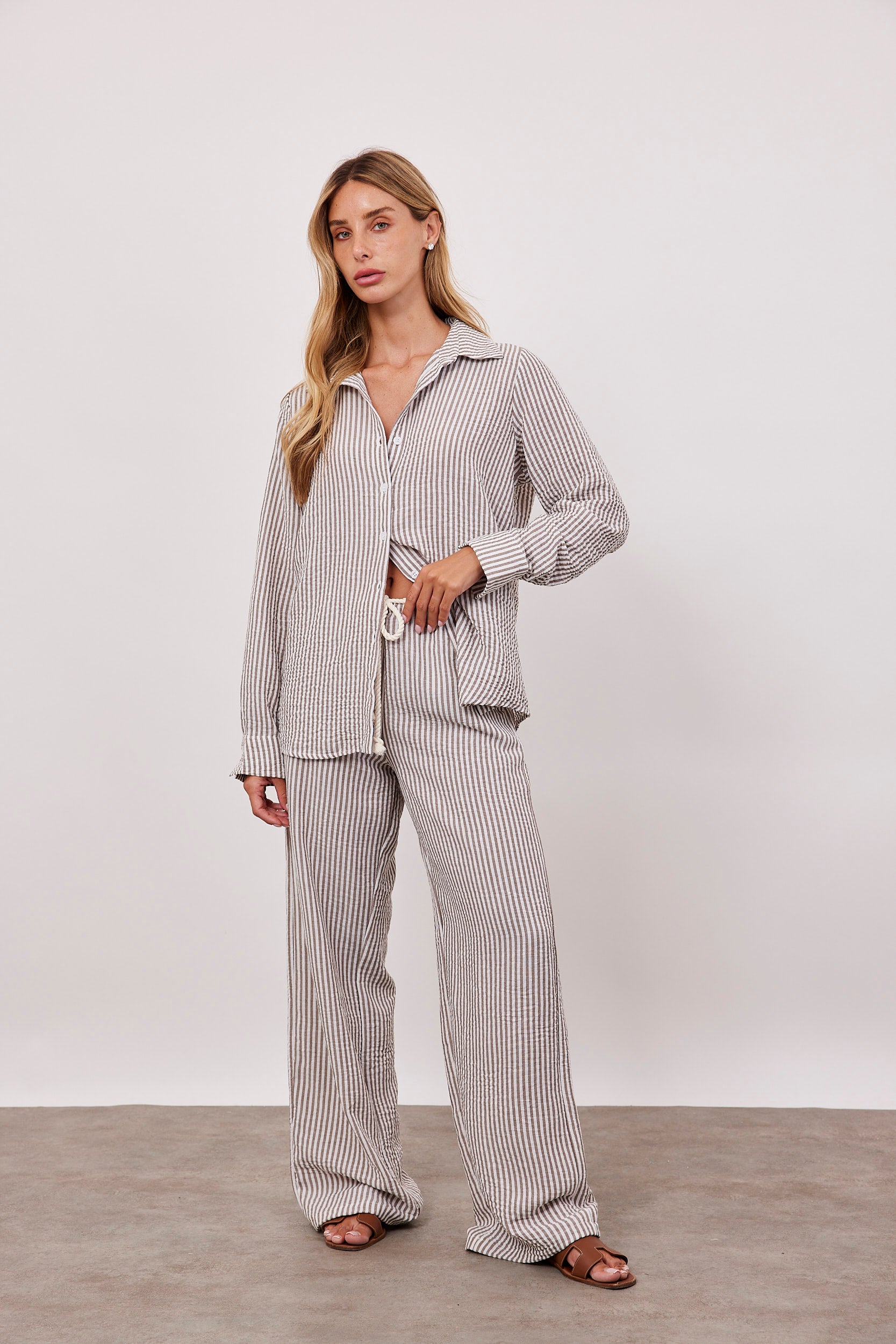 מכנסיים ארוכים בהדפס פסים