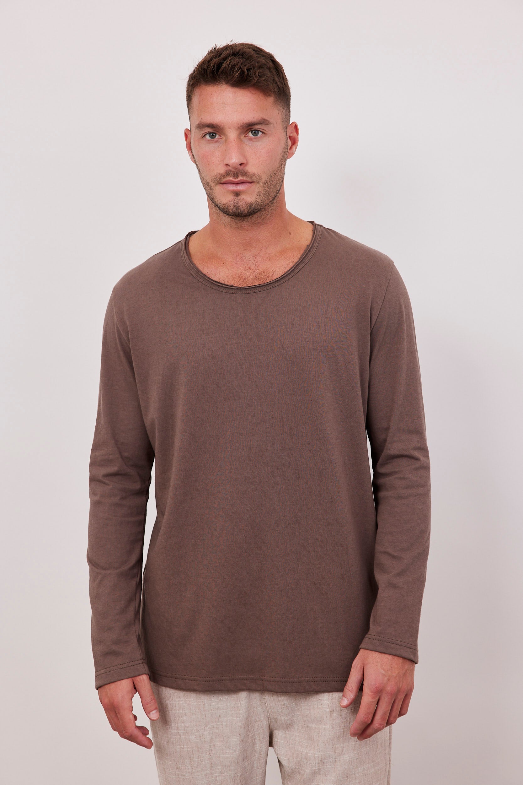 חולצה ארוכה במפתח פרום