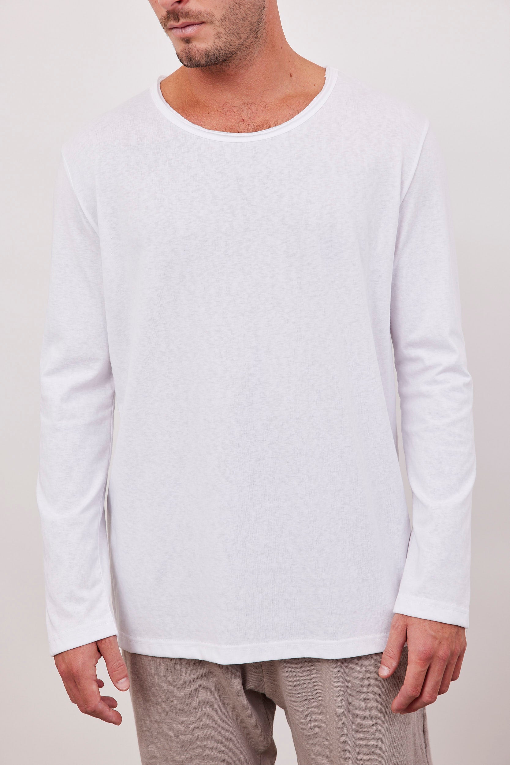 חולצה ארוכה במפתח פרום