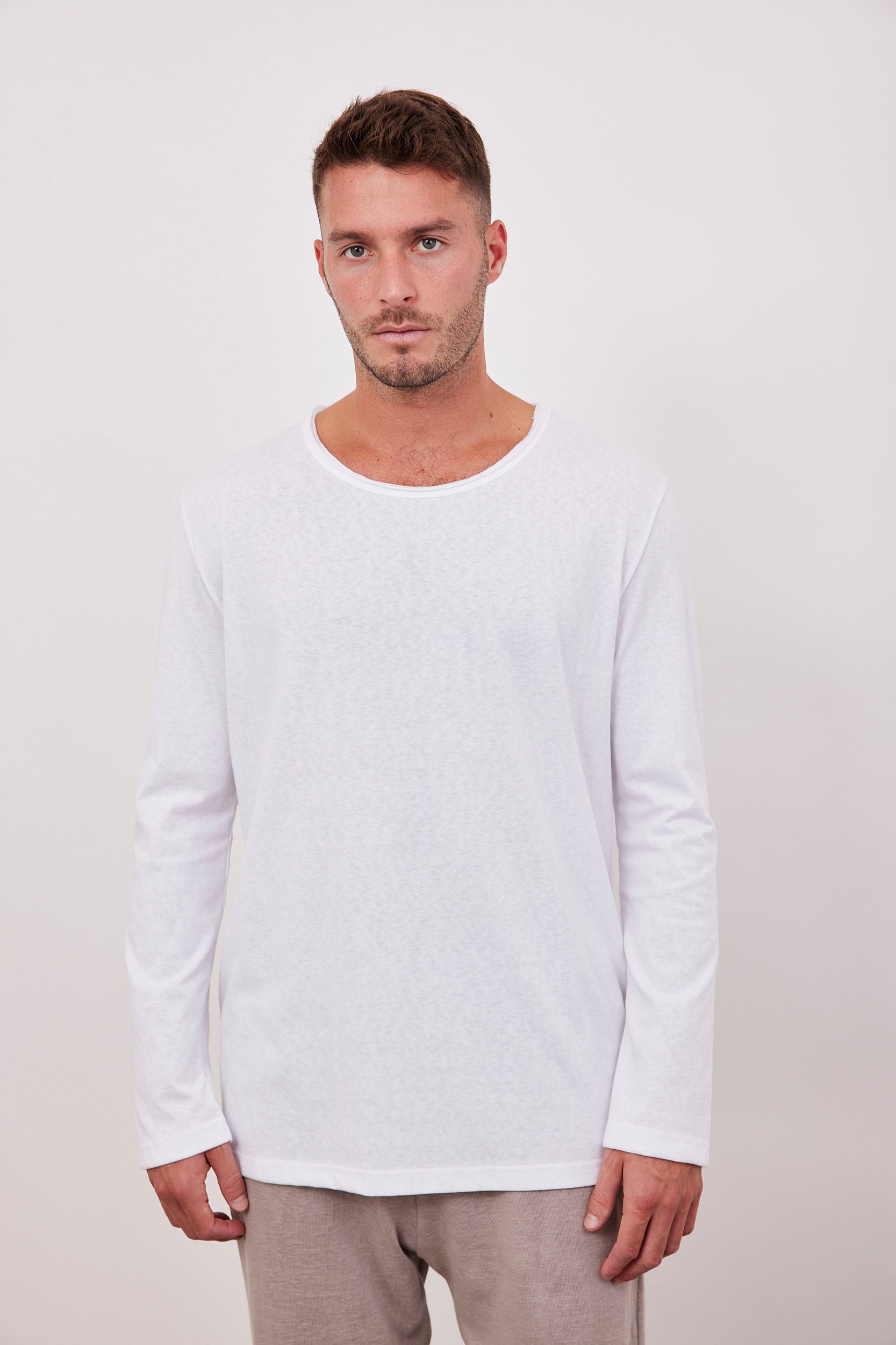 חולצה ארוכה במפתח פרום