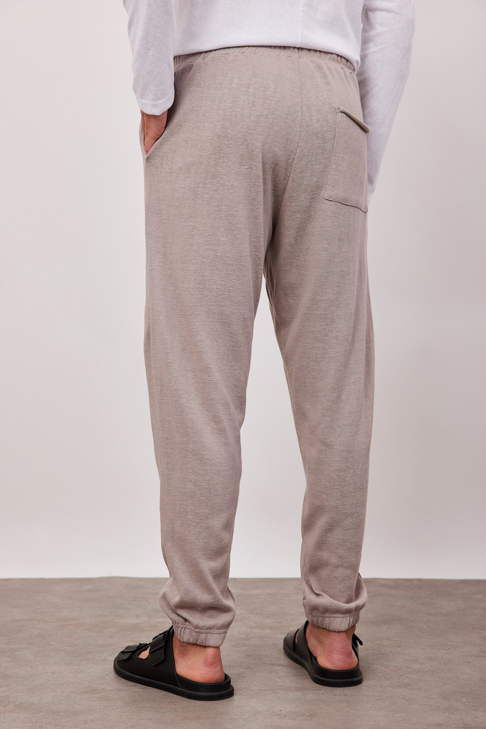 מכנסיים ארוכים בסיומת גומי