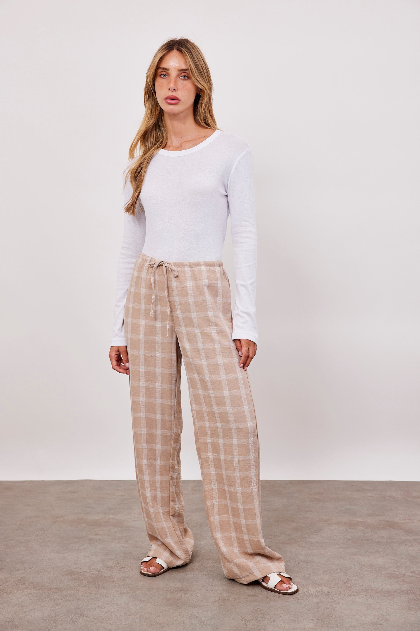 מכנסיים ארוכים בהדפס משבצות