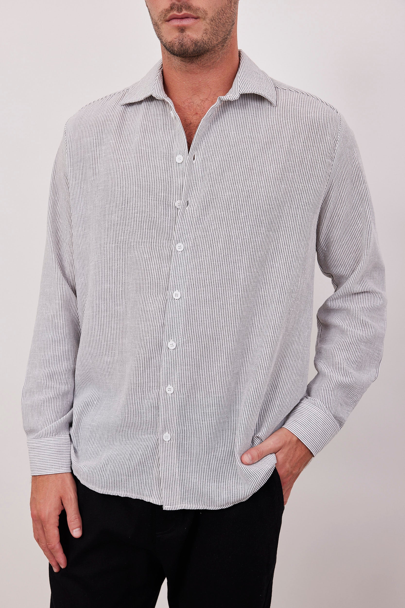 חולצה מכופתרת בטקסטורת פסים