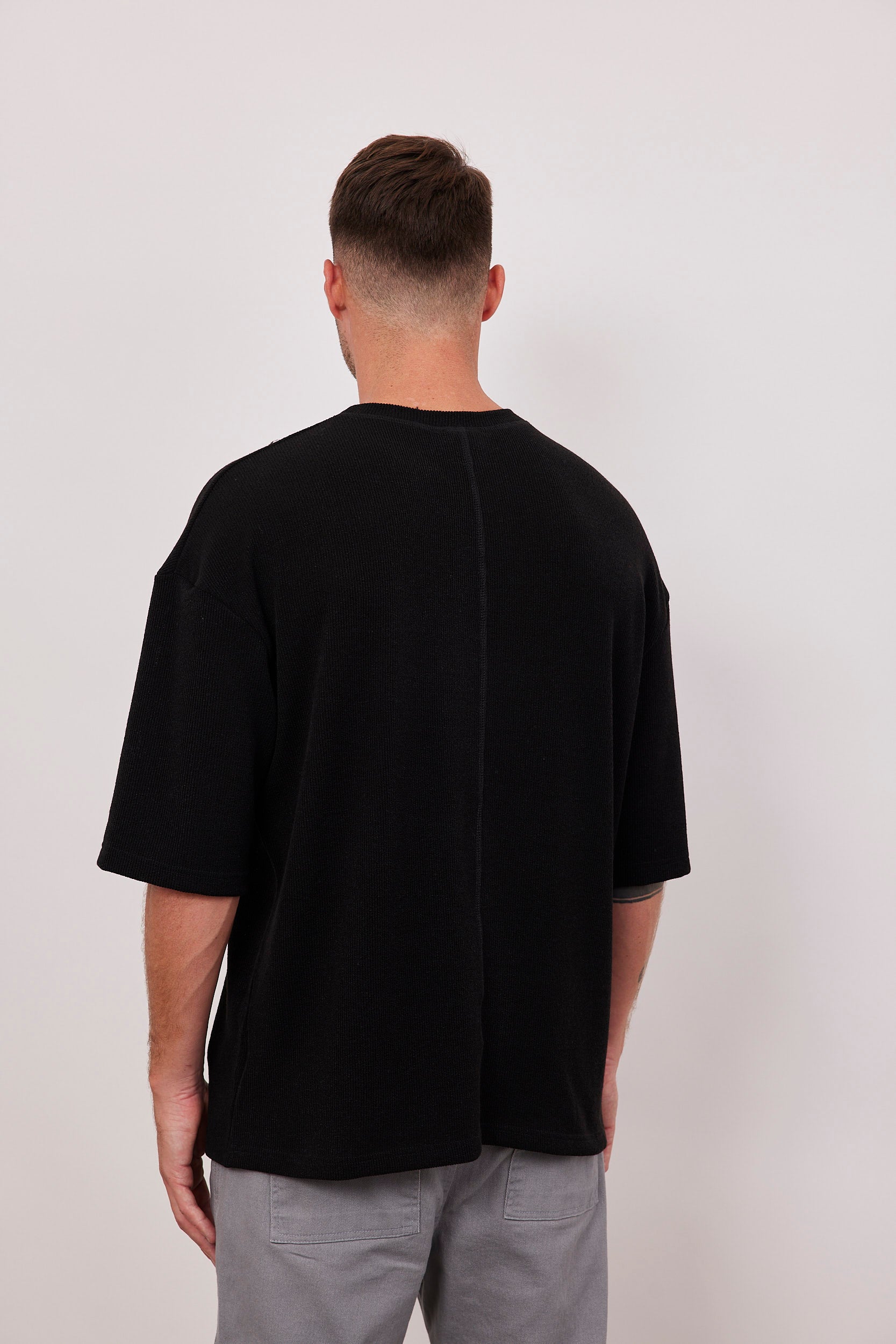 חולצה קצרה בטקסטורת פסים