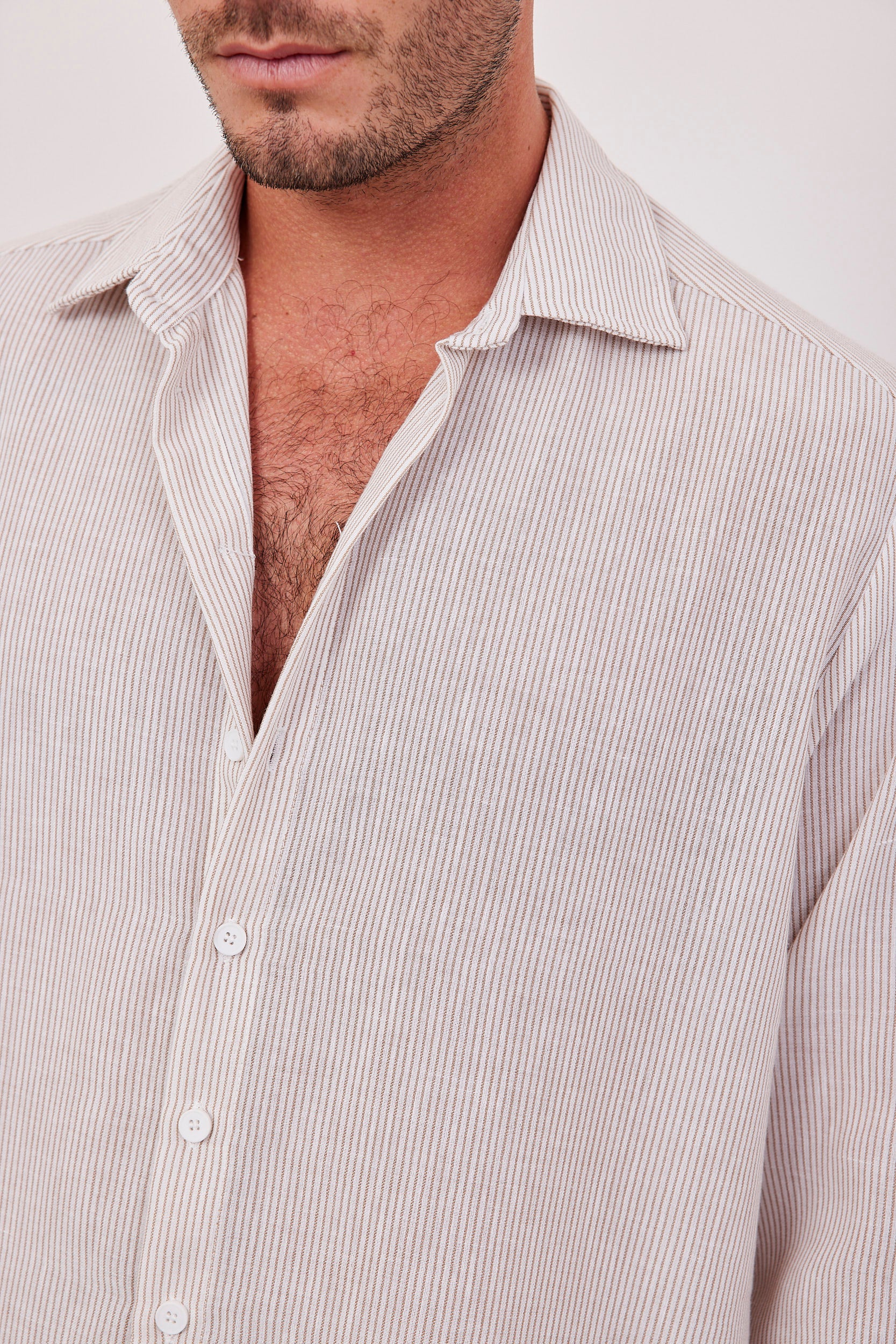 חולצה מכופתרת בטקסטורת פסים