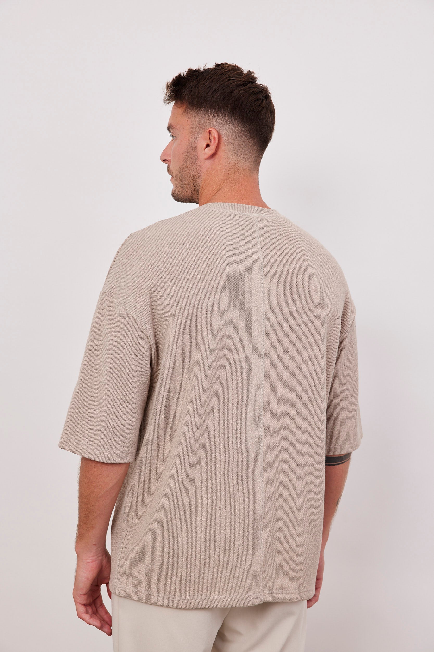 חולצה קצרה בטקסטורת פסים