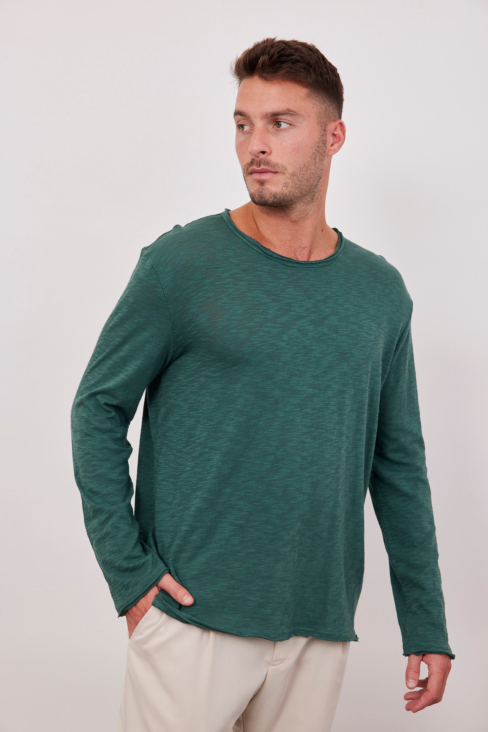 חולצה בטקסטורה סיומת פרומה