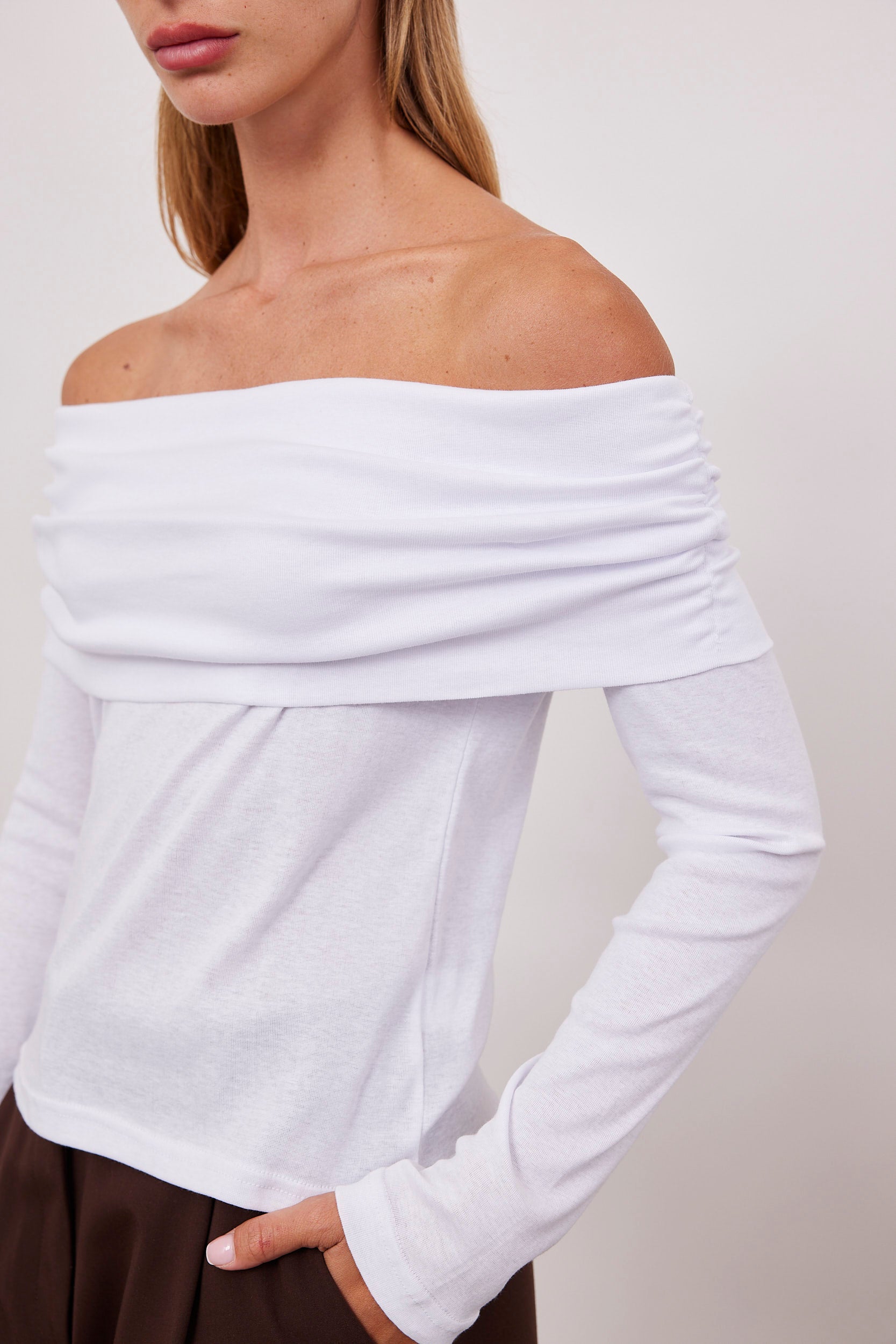 חולצת אוף שולדרס ארוכה