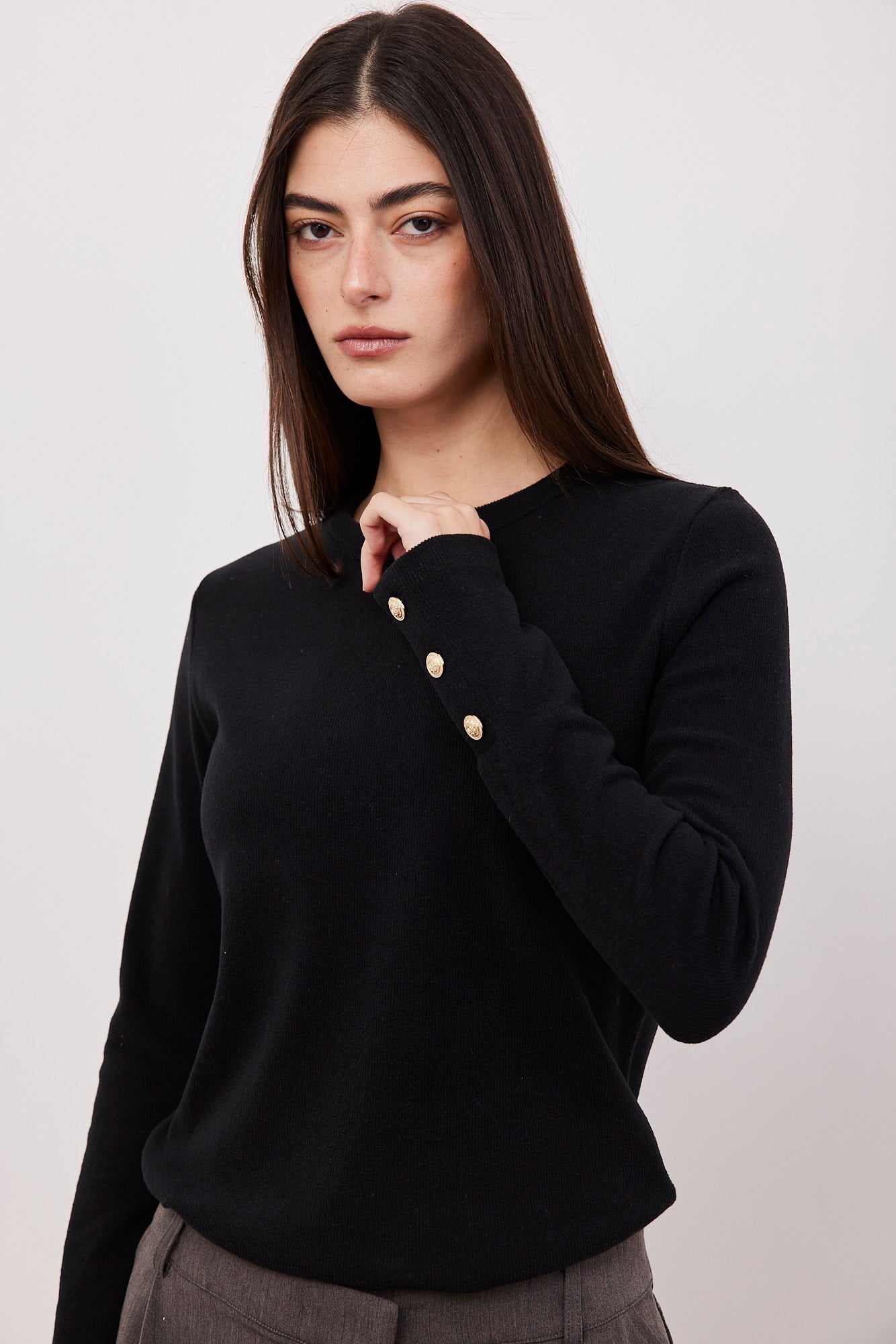 סריג בשילוב כפתורים בשרוול - ITAY BRANDS