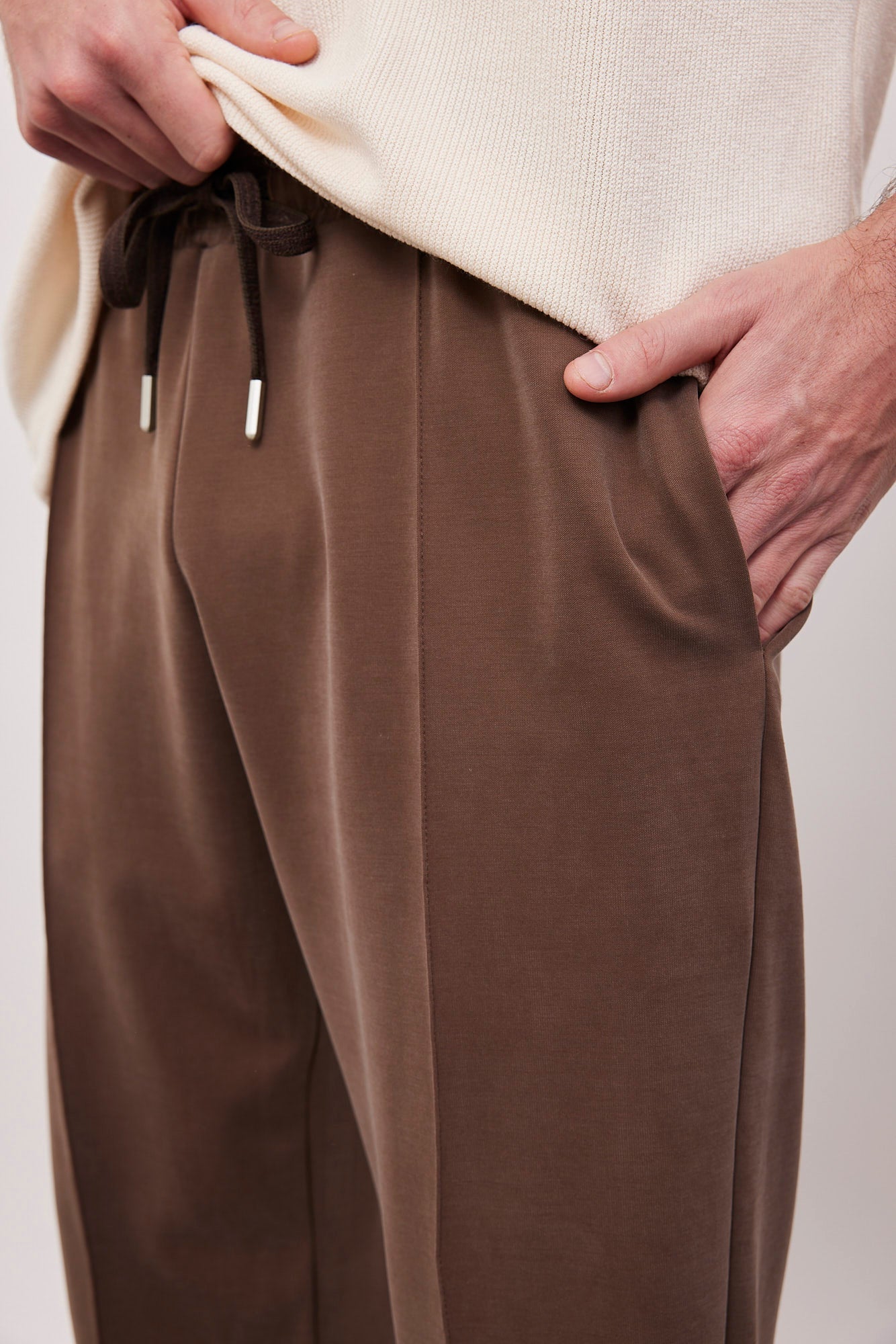 מכנסיים במראה מחוייט עם תיפור קדמי - ITAY BRANDS