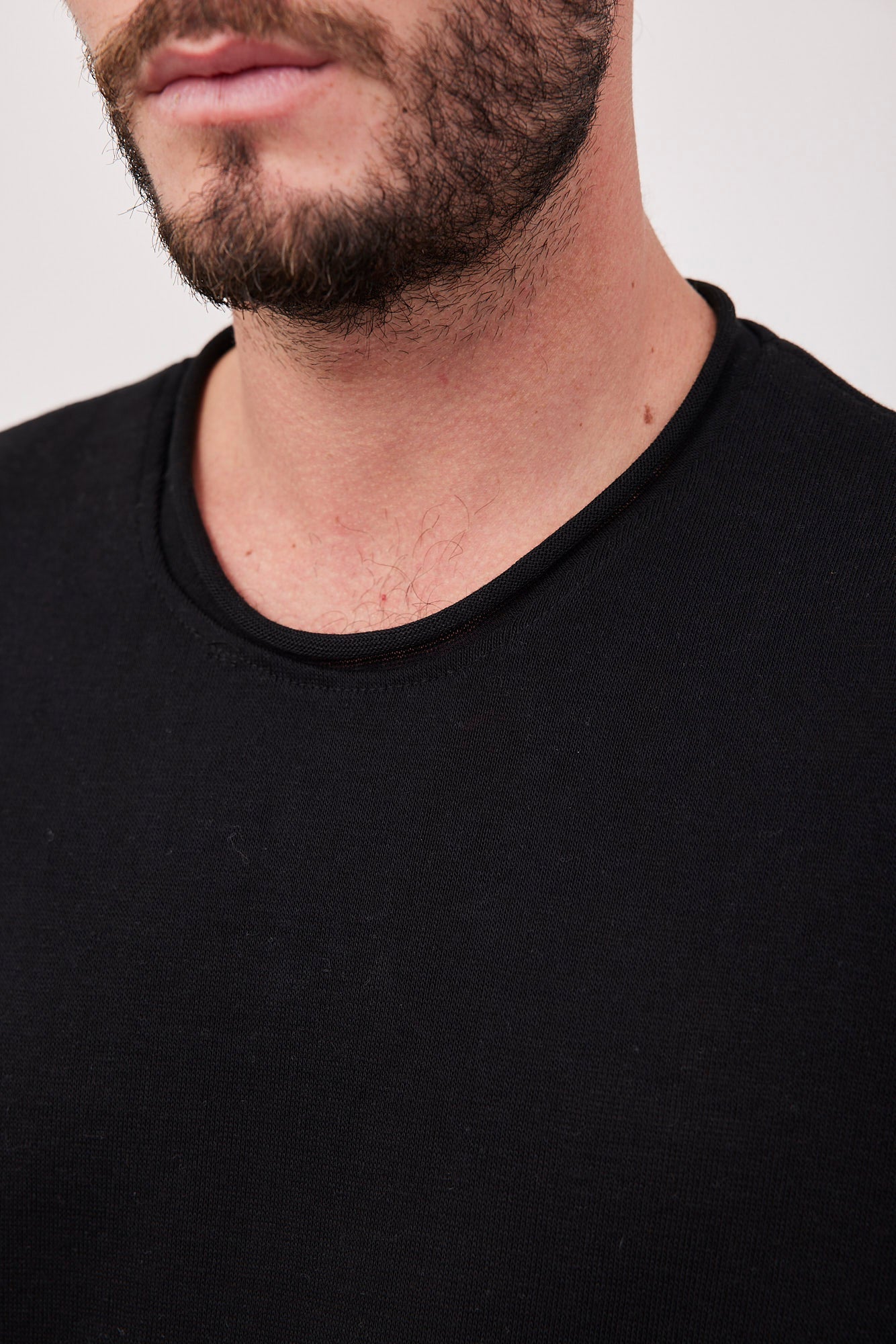 טישרט במראה פשתן בסיומת גזורה - ITAY BRANDS