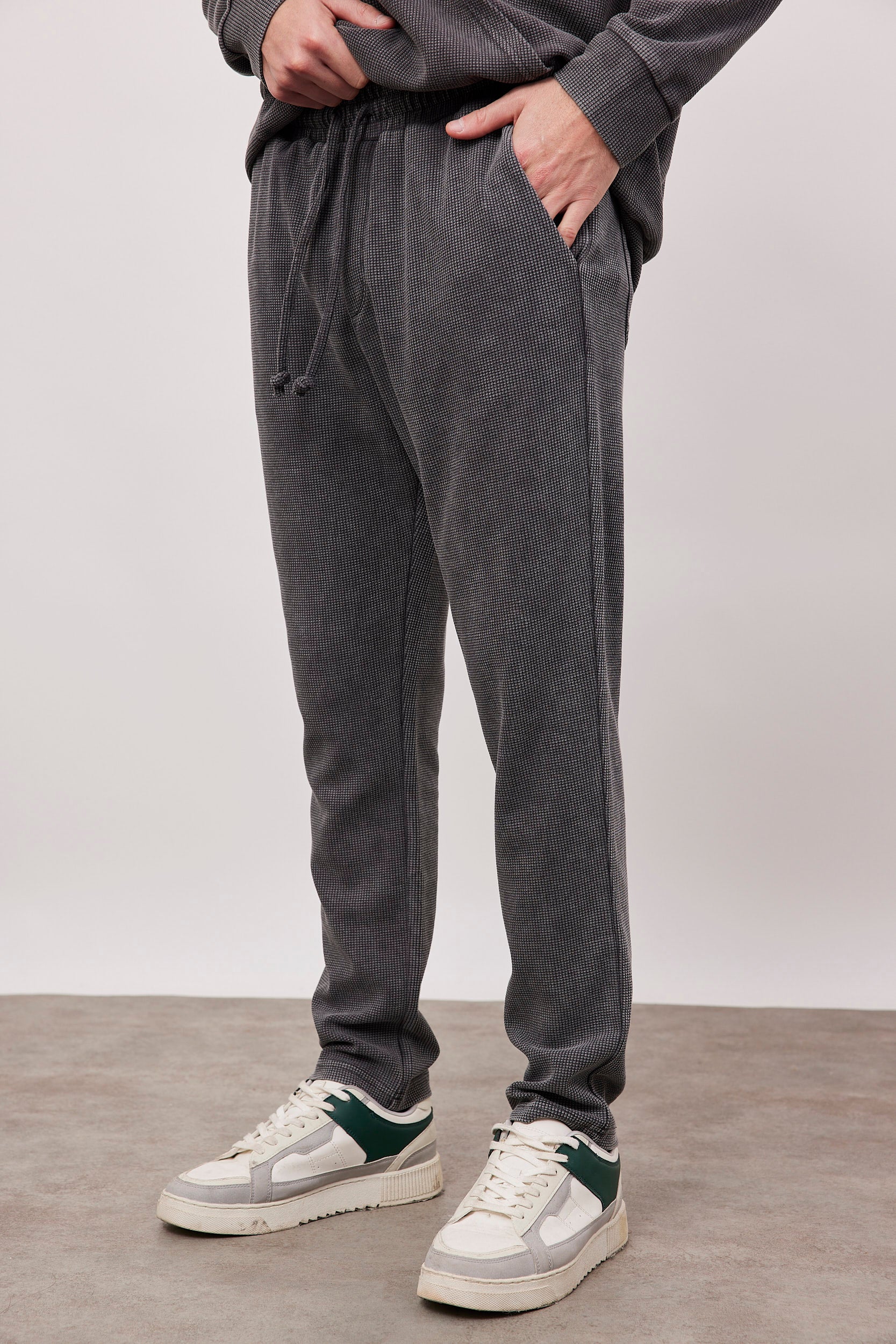 מכנס ארוך בטקסטורה עם גומי