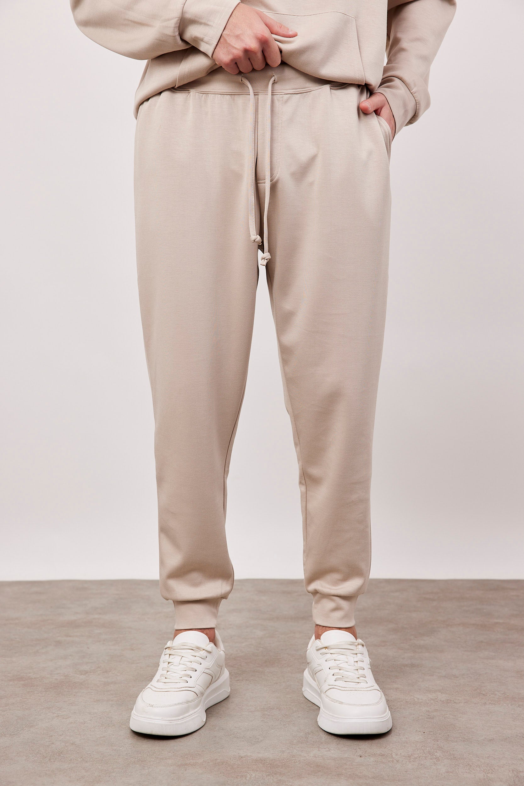 מכנסיים ארוכים עם סיומת מנגט