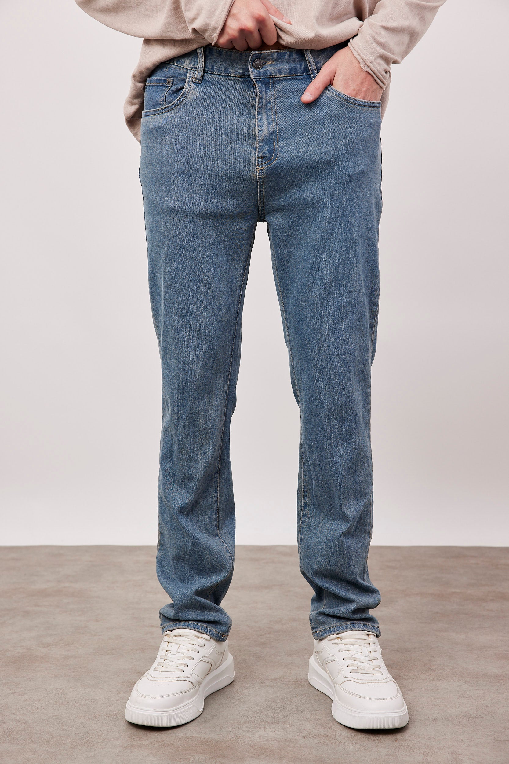 מכנסי גינס ארוכים