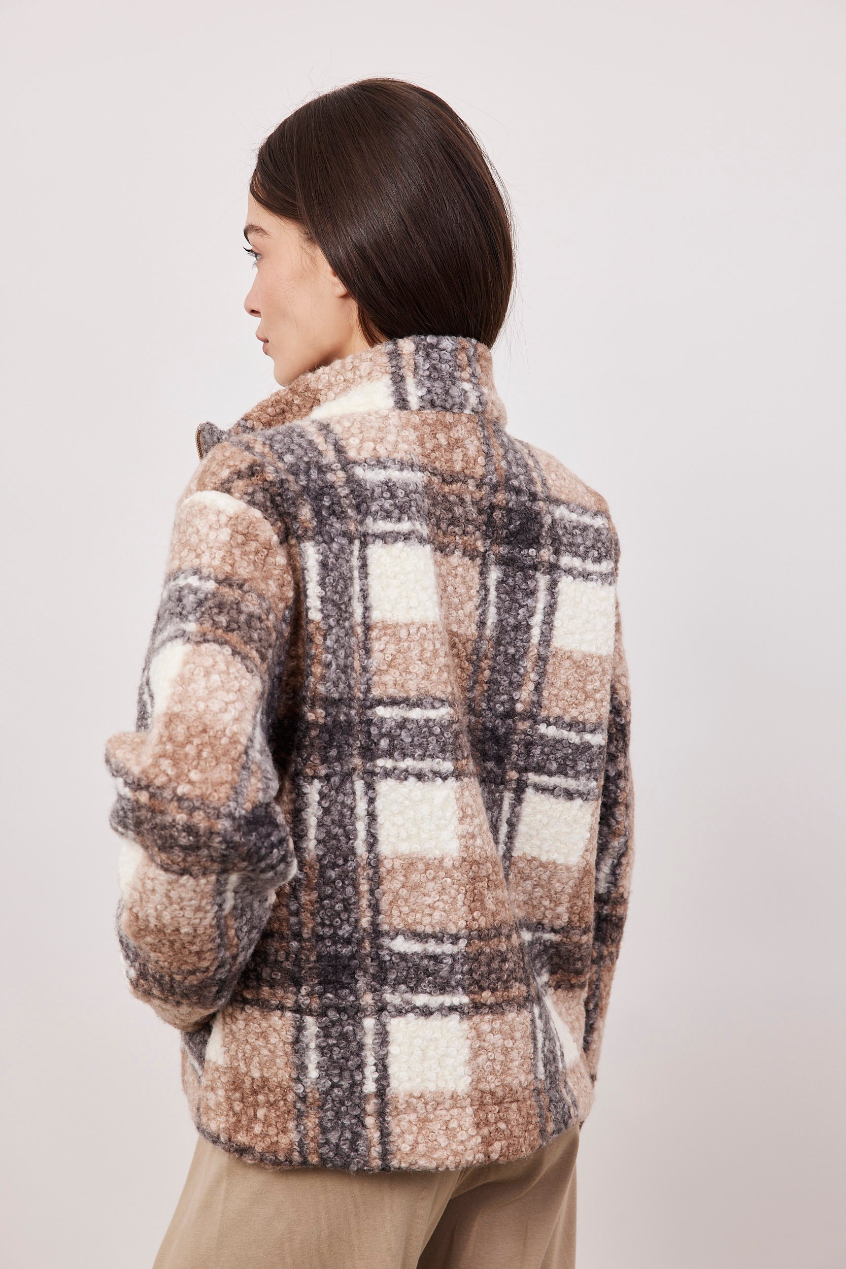 ג׳קט פרוותי משובץ