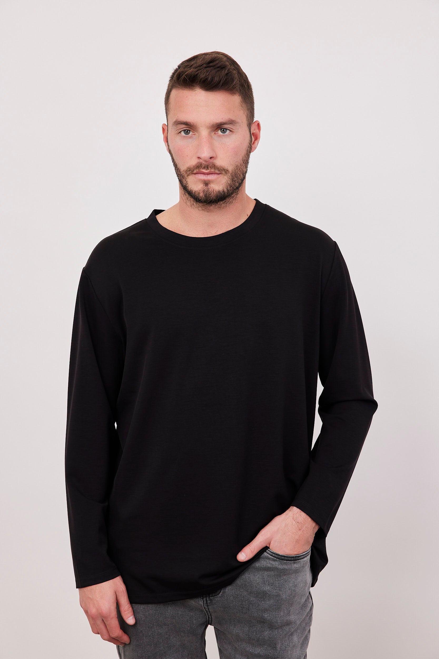 חולצה ארוכה עם מפתח עגול