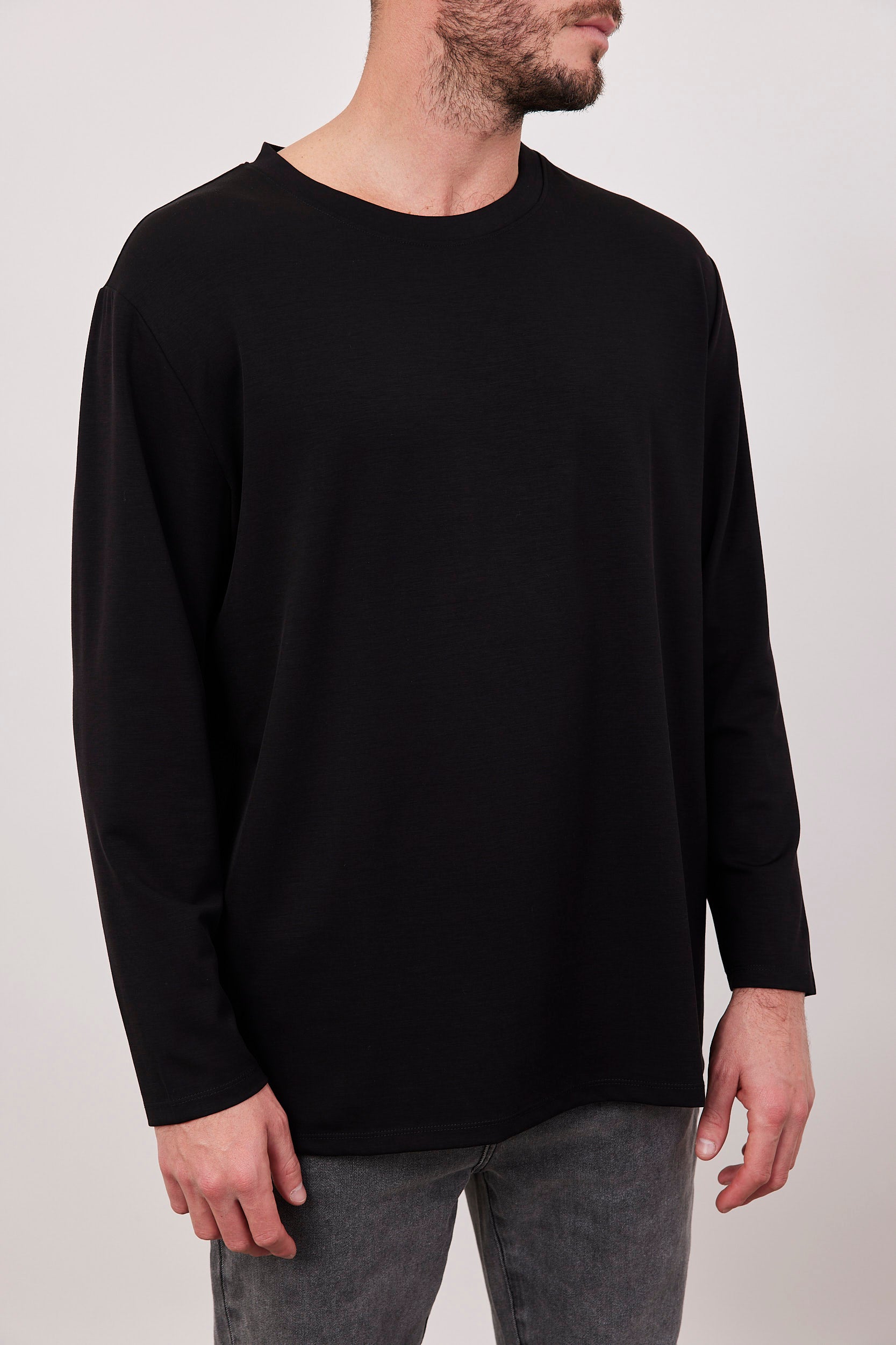 חולצה ארוכה עם מפתח עגול