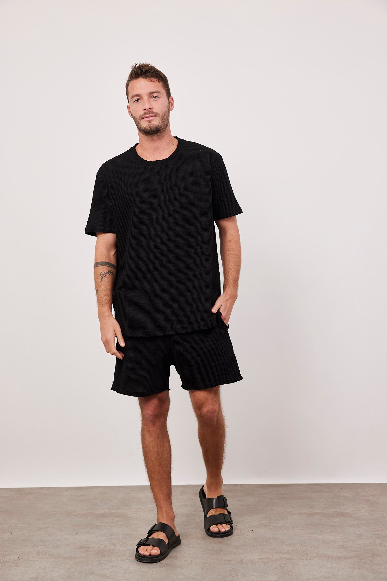 טישרט וופל בסיומת גזורה