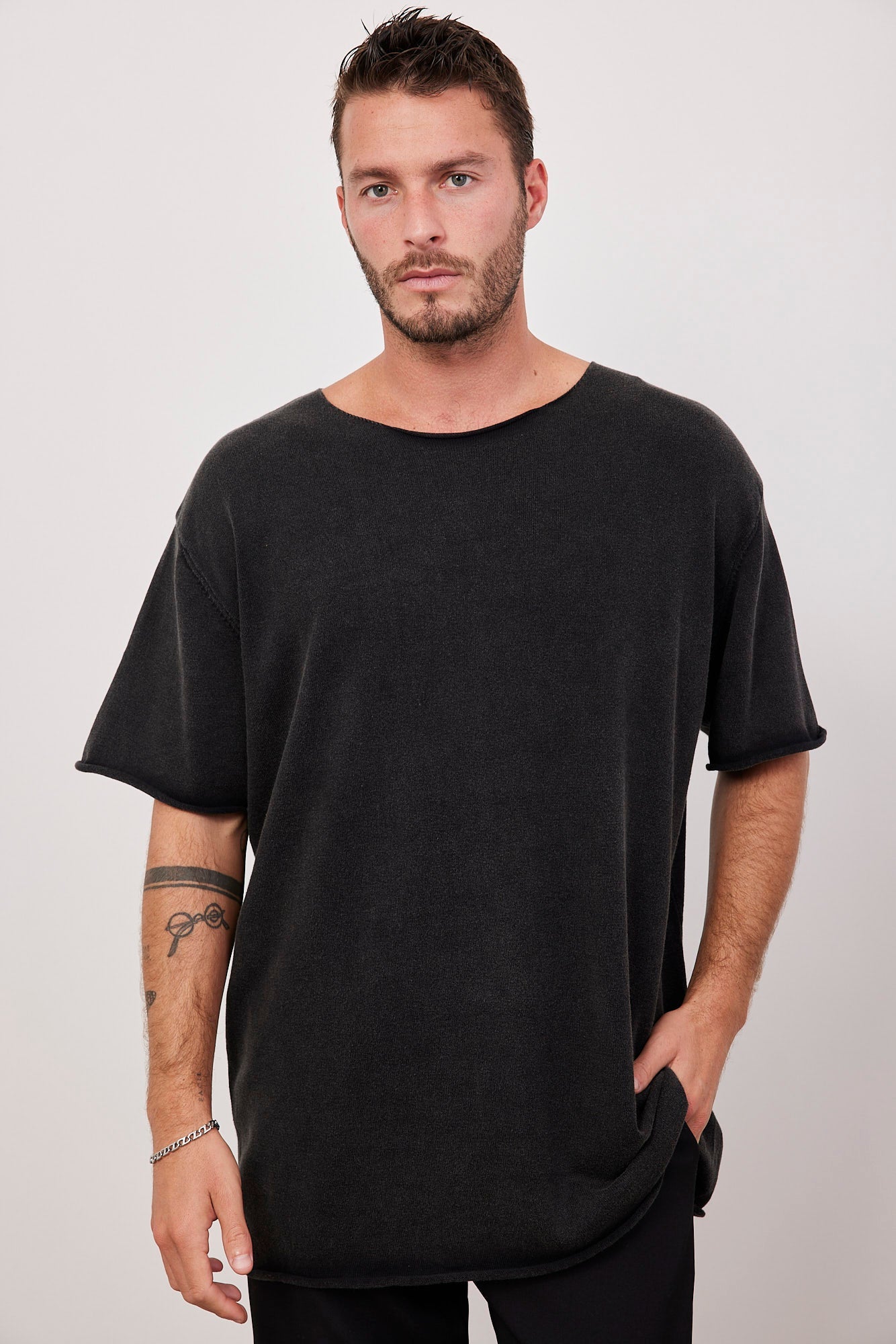 חולצת ווש רחבה בסיומת גזורה - ITAY BRANDS