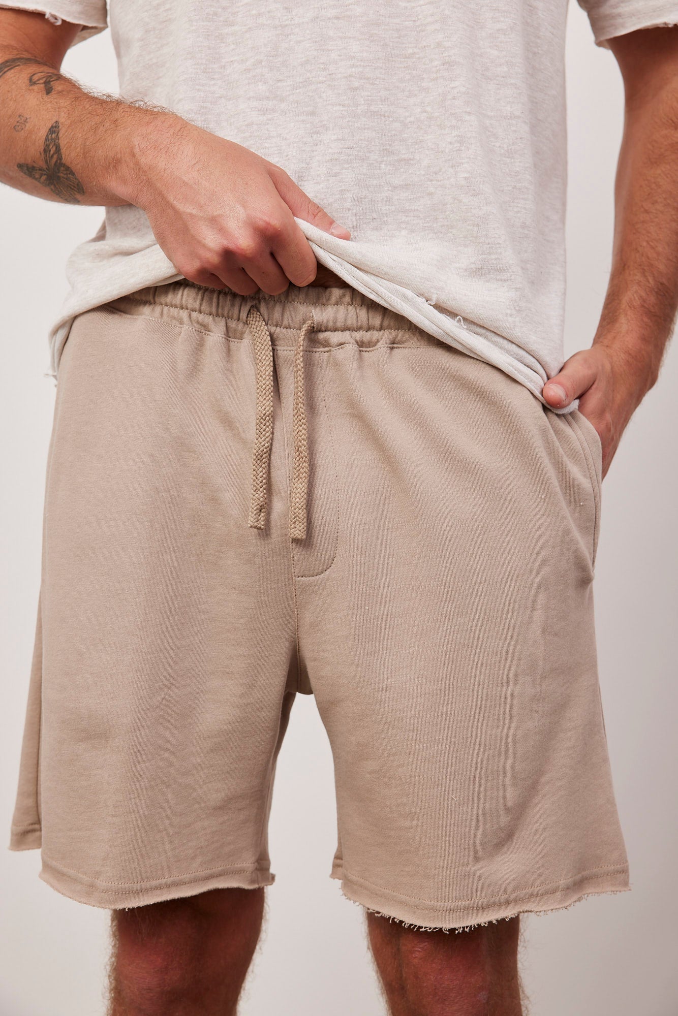 מכנסי כותנה קצרים סיומת גזורה - ITAY BRANDS