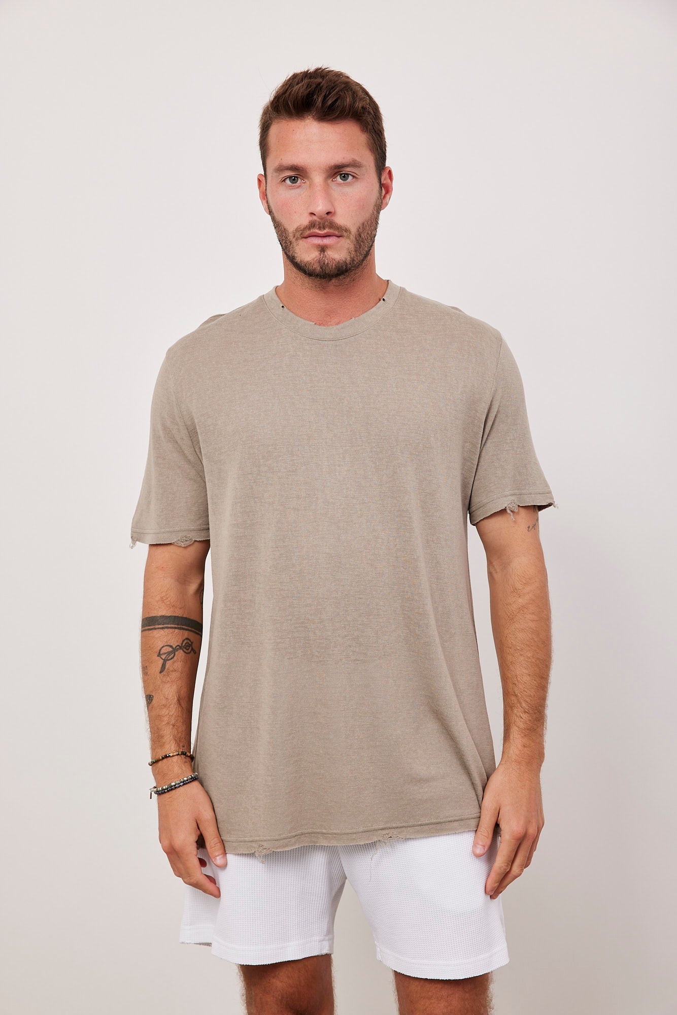 טי-שרט קרעים במראה פשתן - ITAY BRANDS