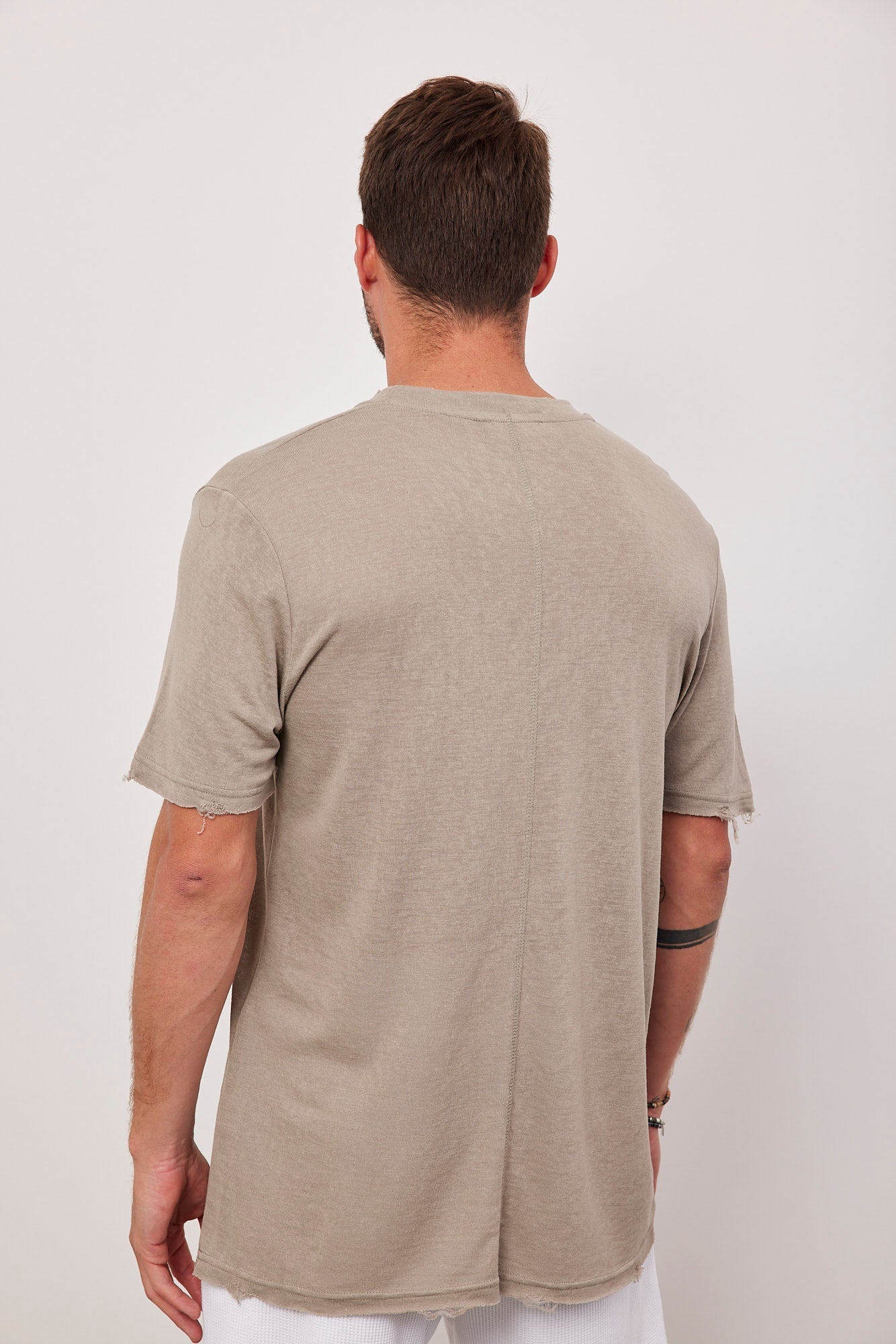 טי-שרט קרעים במראה פשתן - ITAY BRANDS