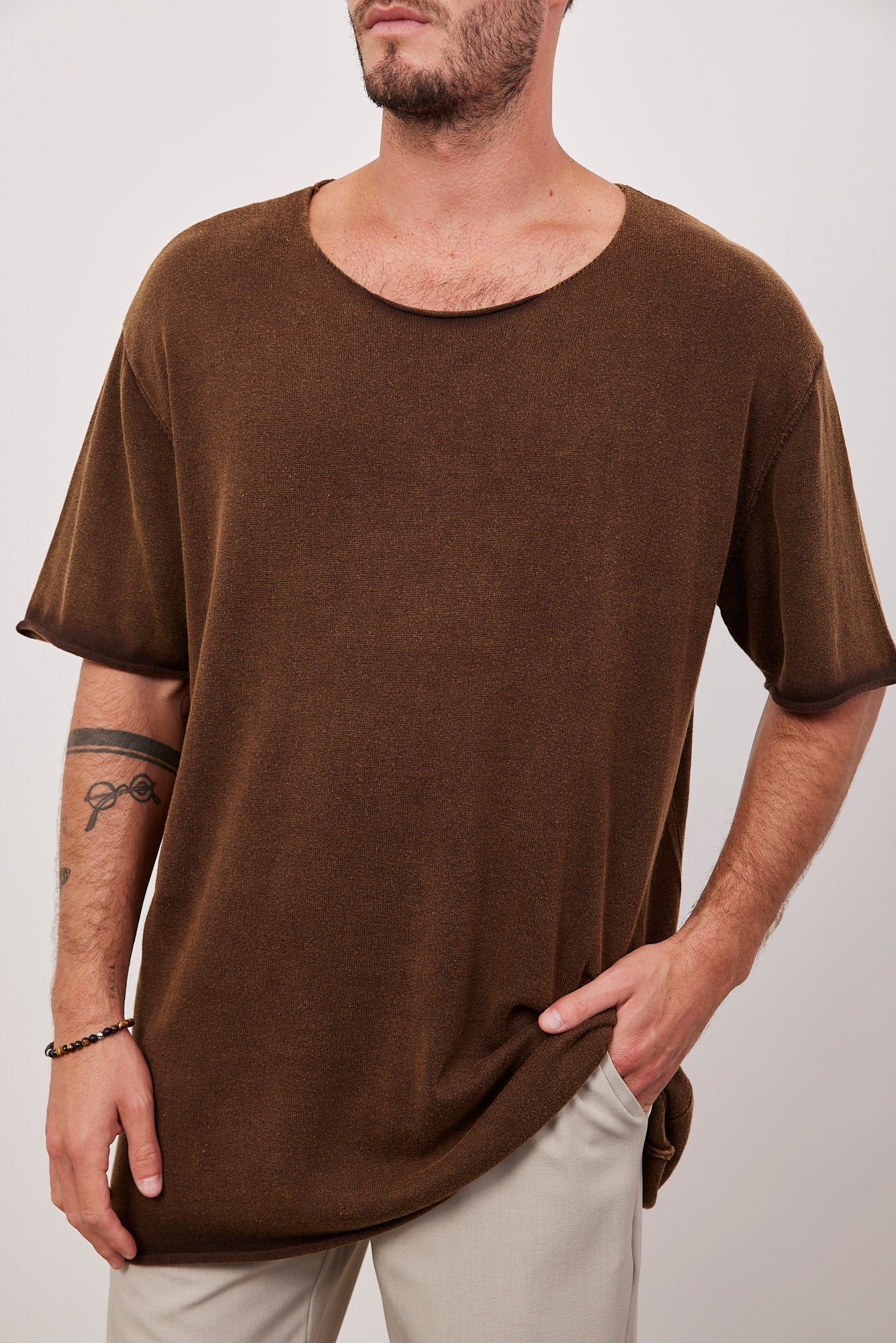 חולצת ווש רחבה בסיומת גזורה - ITAY BRANDS