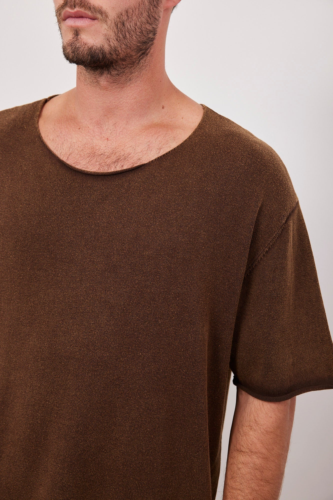 חולצת ווש רחבה בסיומת גזורה - ITAY BRANDS