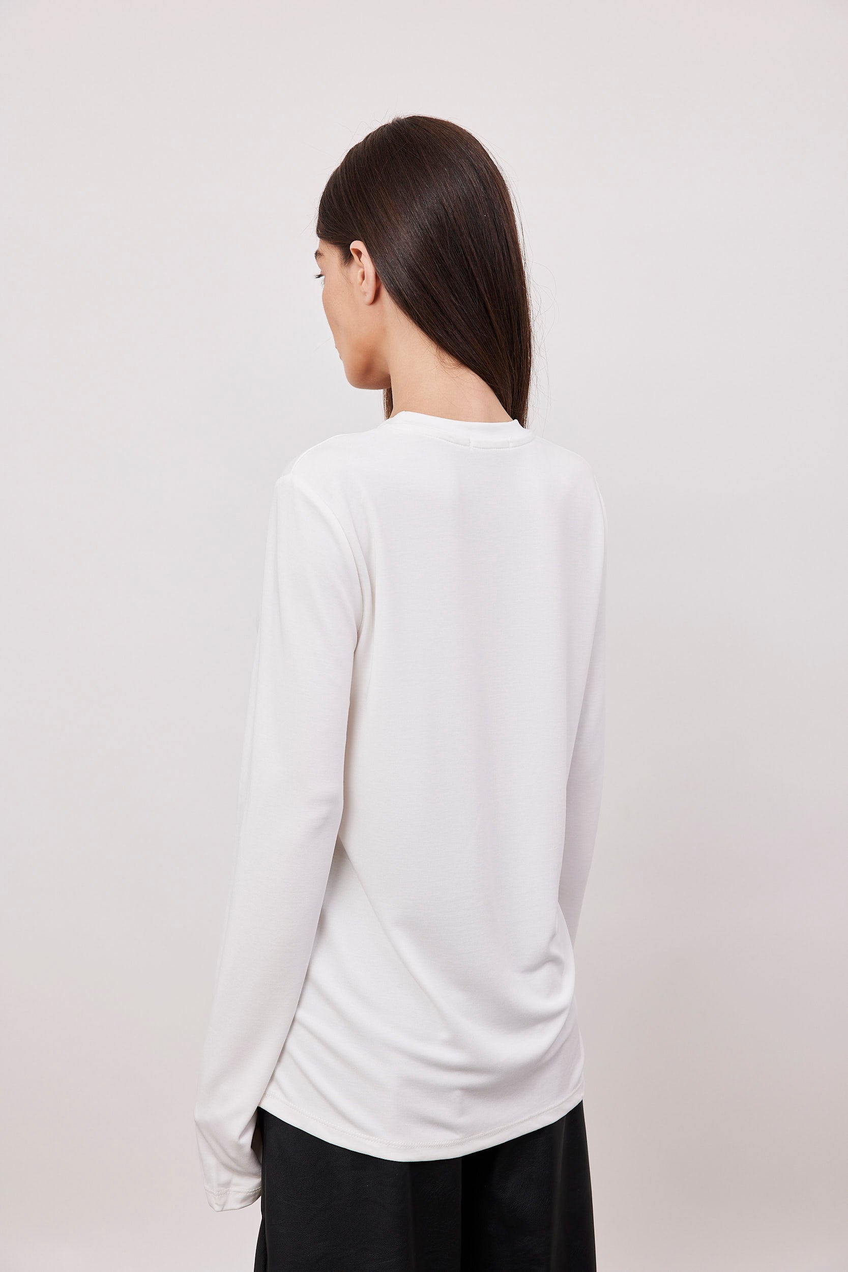 חולצת ניקי ארוכה מבד מודל