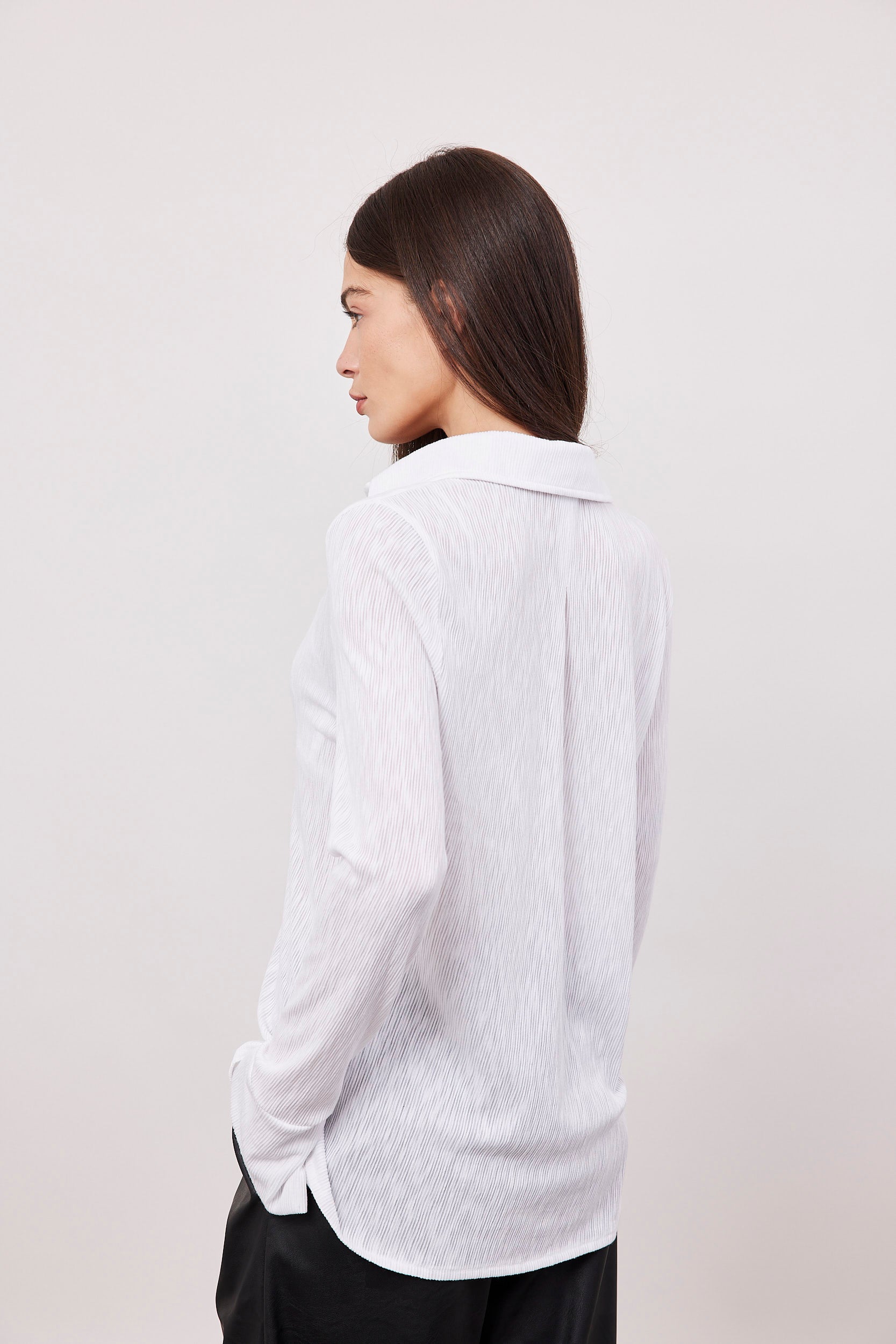 חולצה שקפקפה מכופתרת בטקסטורה