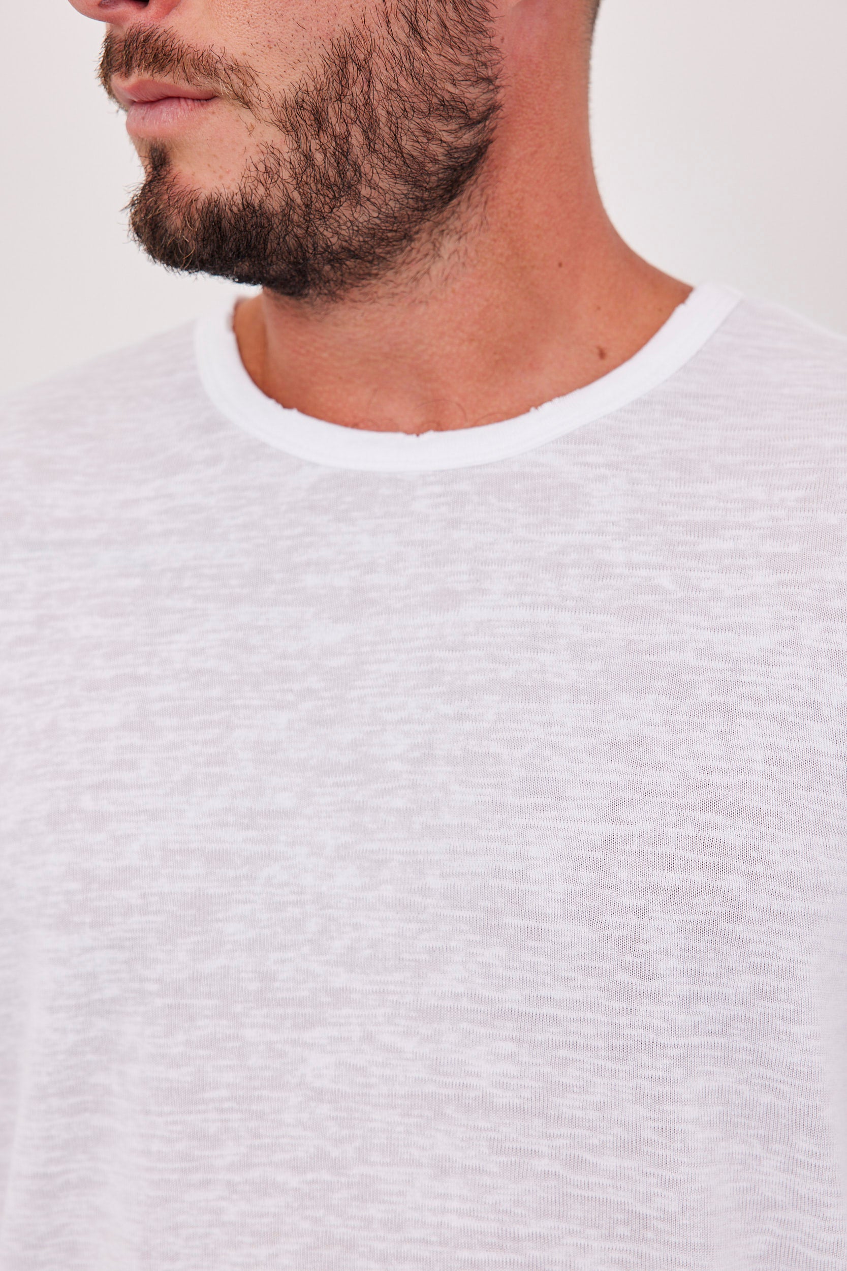 חולצת בייסיק בטקסטורה