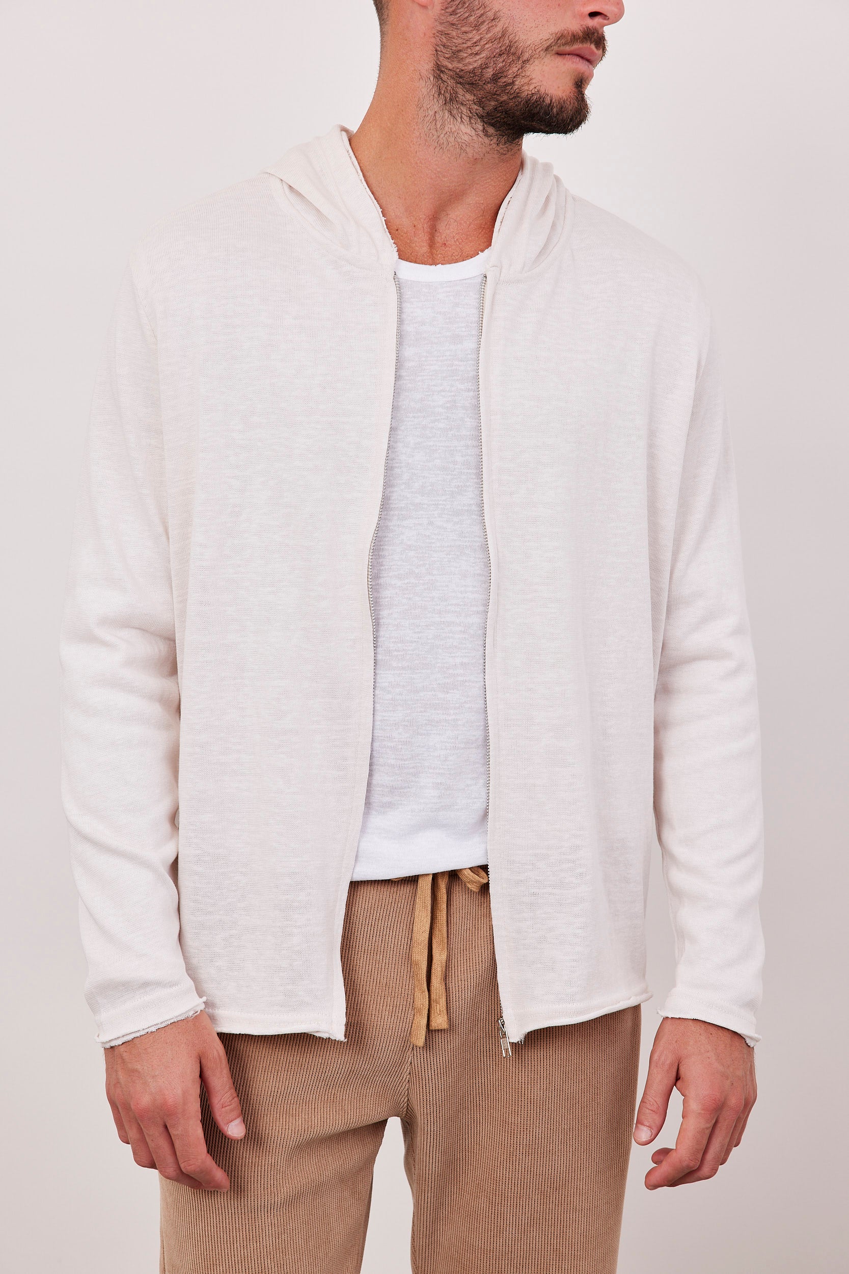 גקט קפוצון בסגירת רוכסן