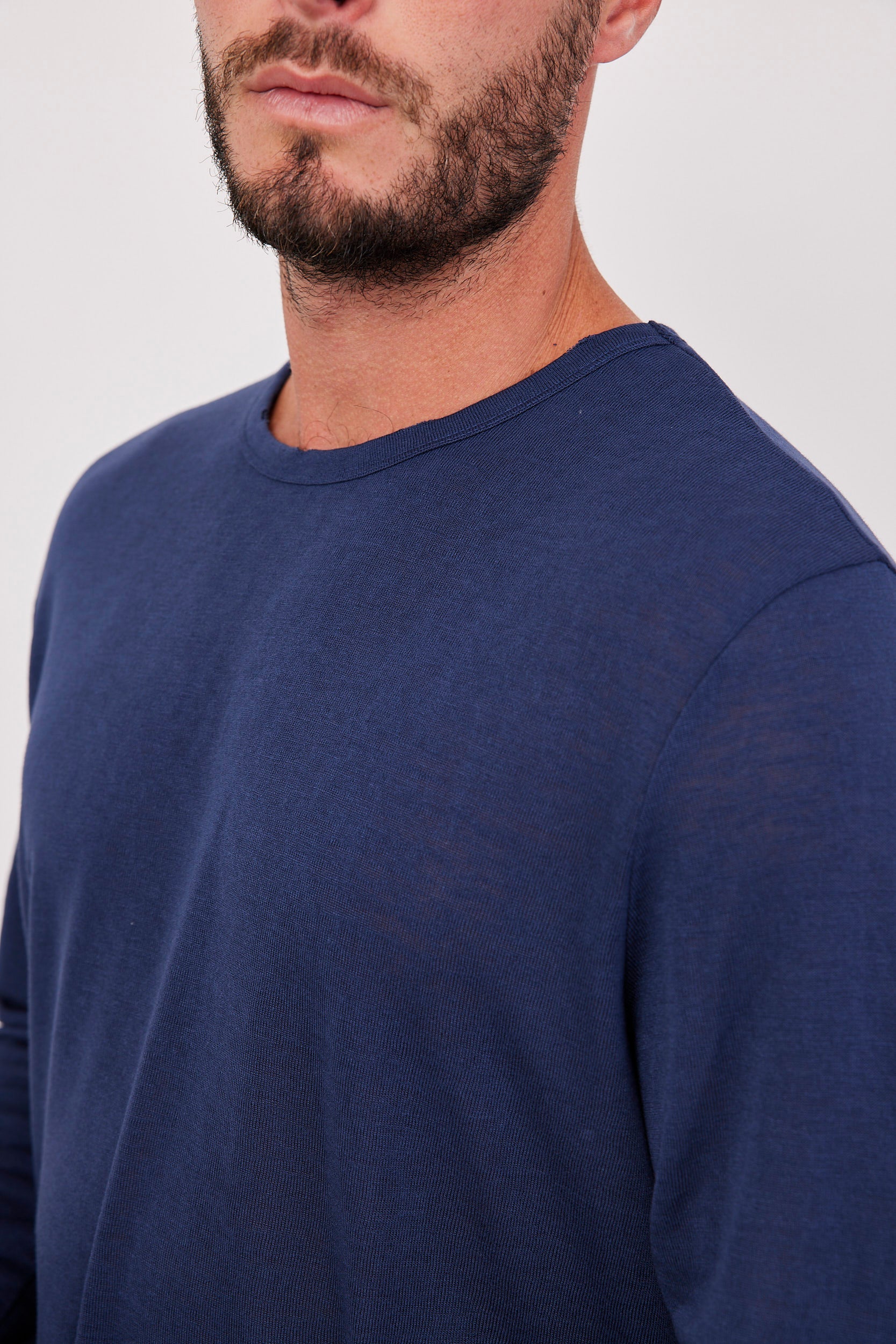 חולצת בייסיק בטקסטורה