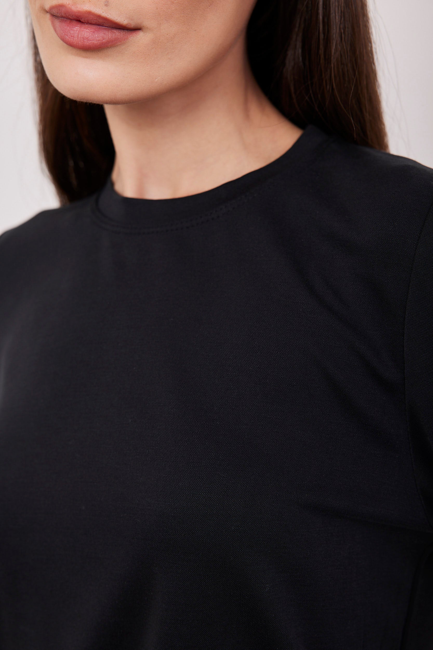 חולצת ניקי ארוכה מבד מודל