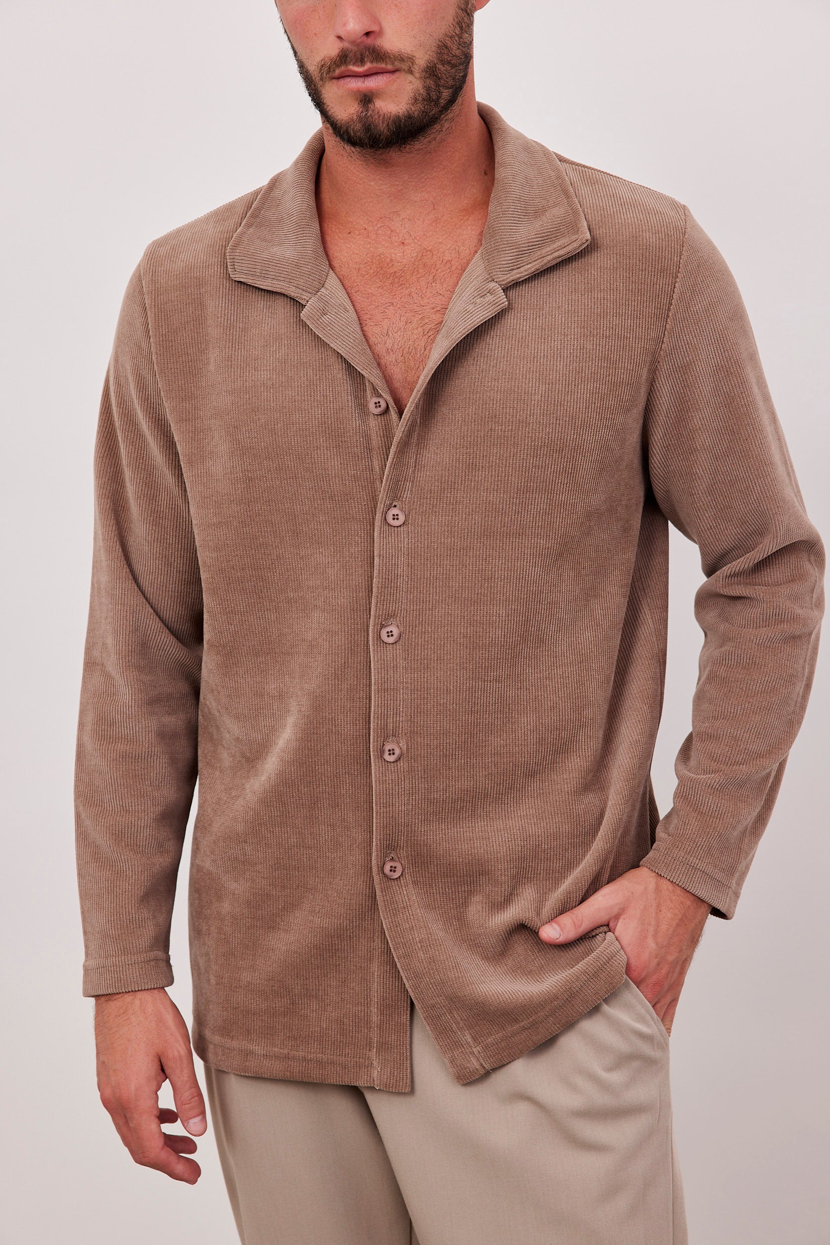 חולצת קורדרוי ארוכה מכופתרת