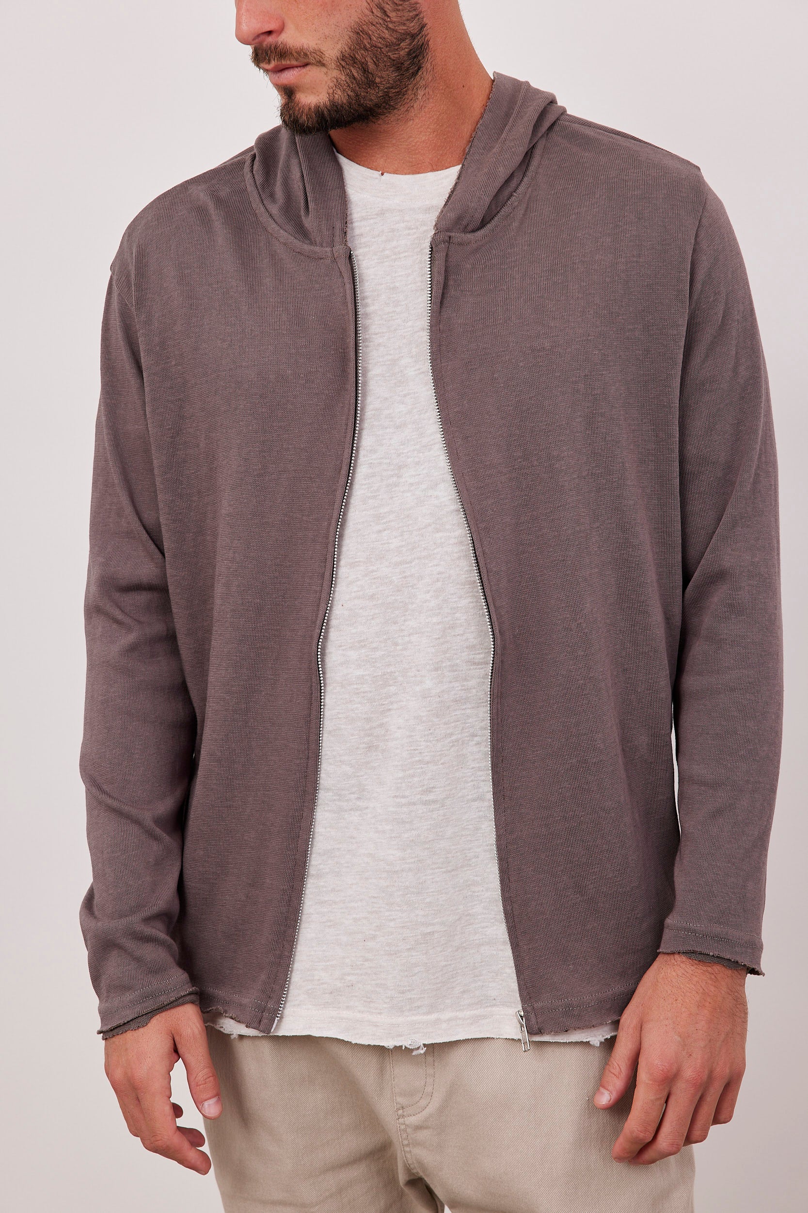 גקט קפוצון בסגירת רוכסן