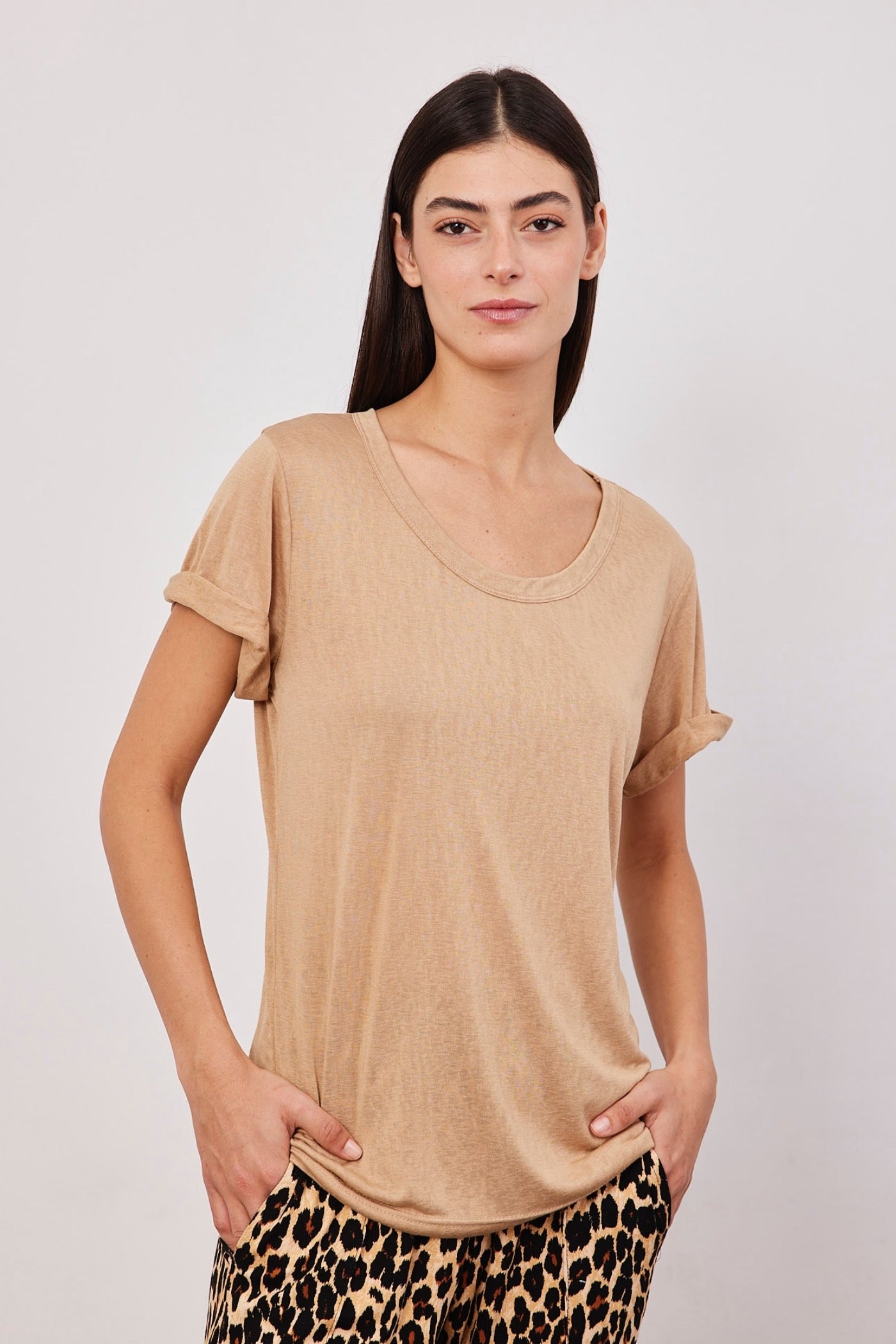 טי-שרט מבד שקפקף - ITAY BRANDS