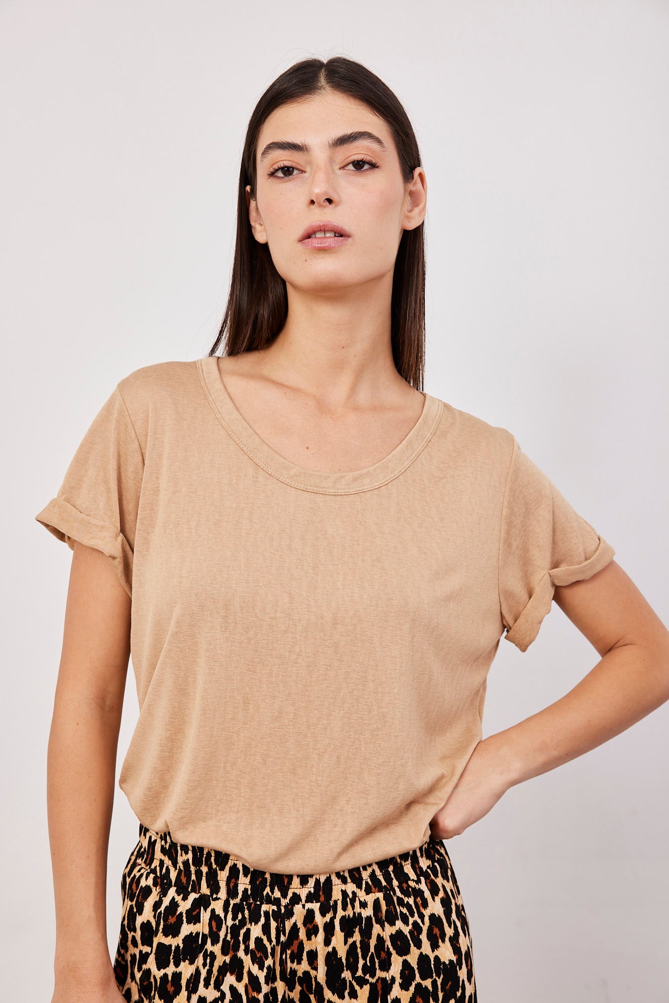 טי-שרט מבד שקפקף - ITAY BRANDS