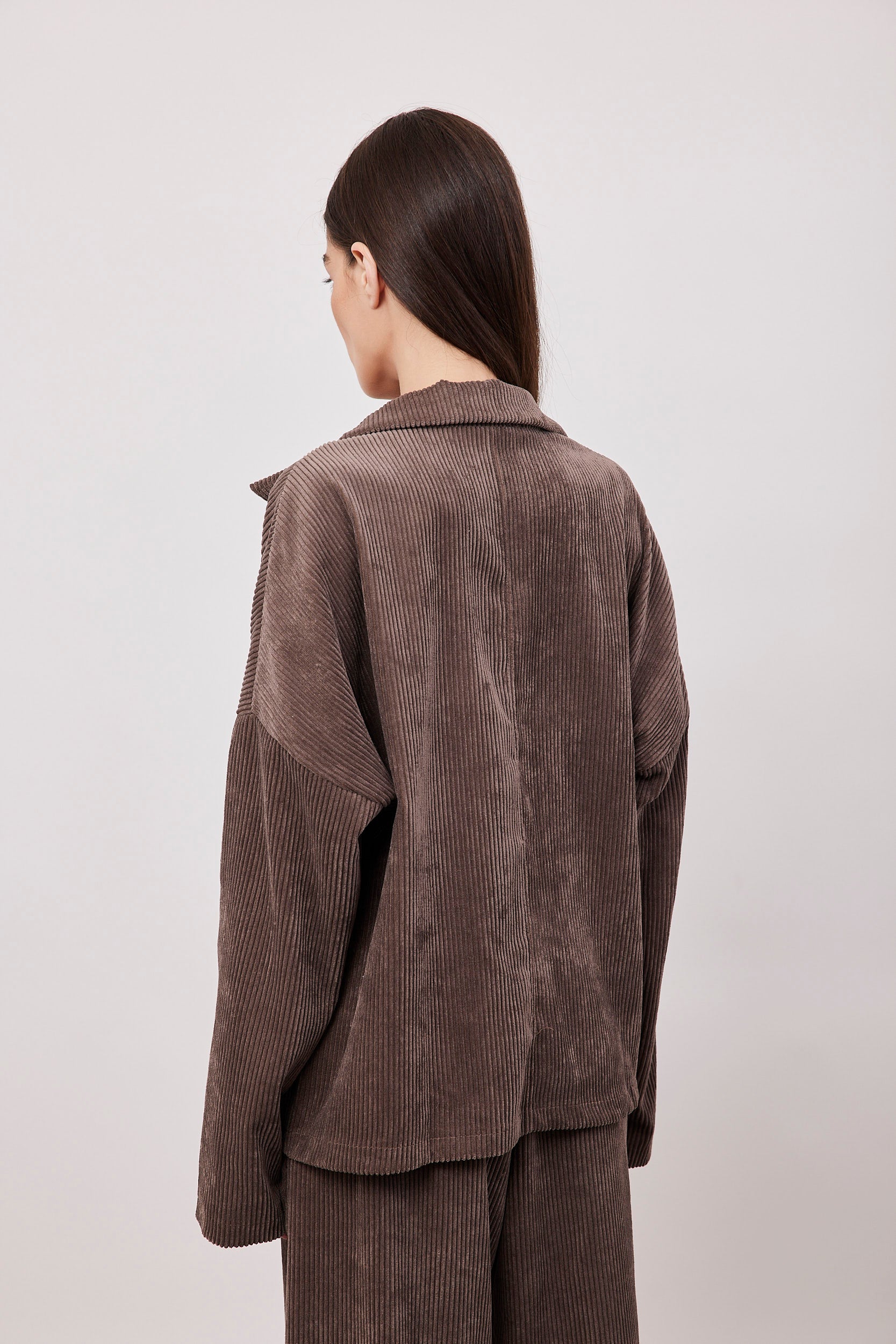 חולצת קורדרוי עם צווארון
