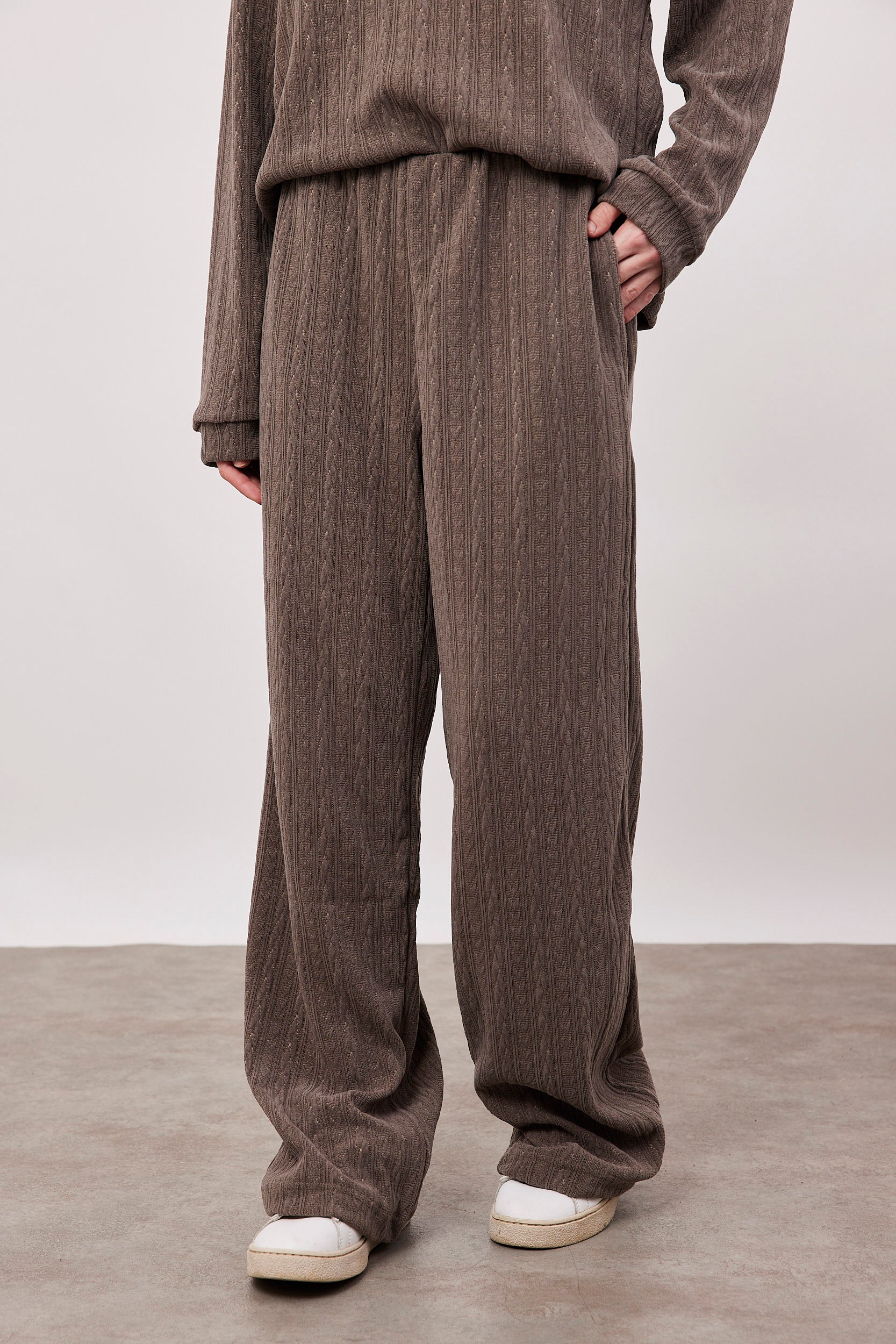 מכנסי סריג אוברסייז בטקסטורה