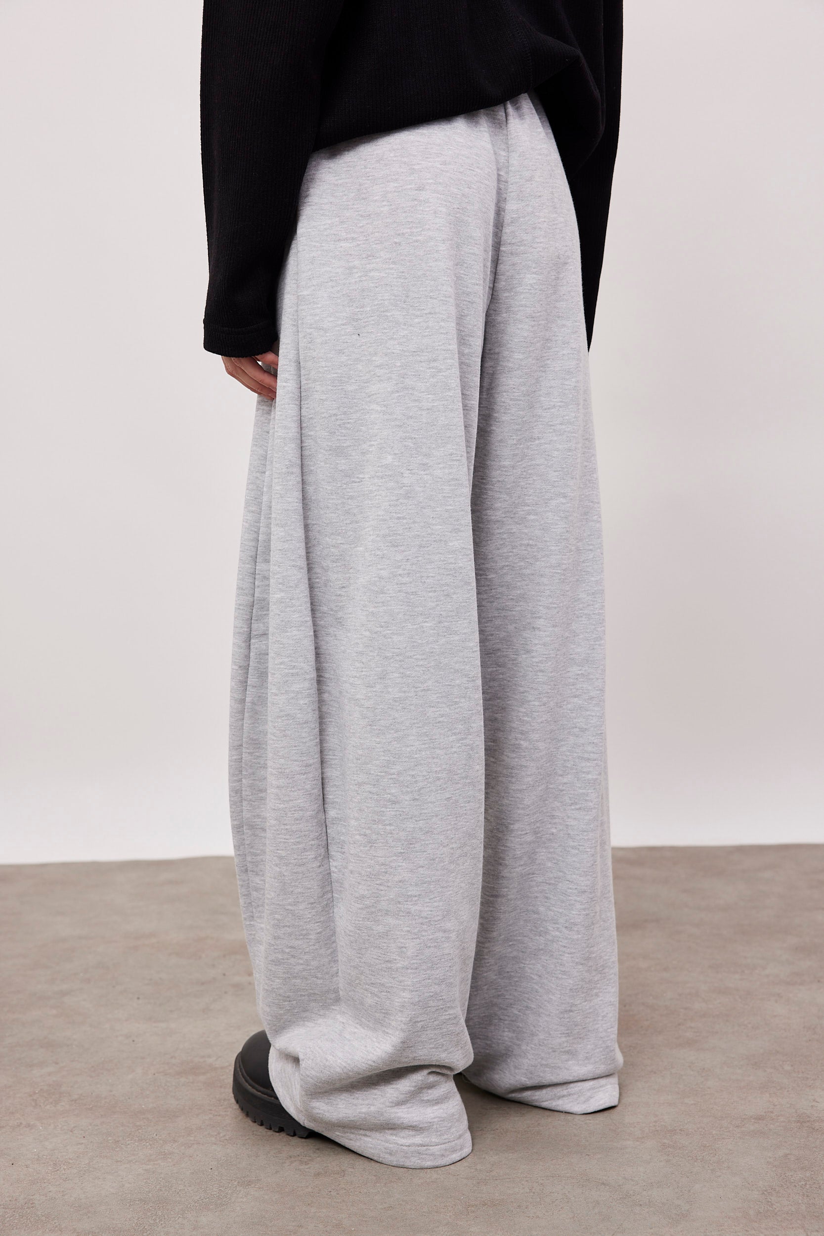 מכנסי טרנינג אוברסייז