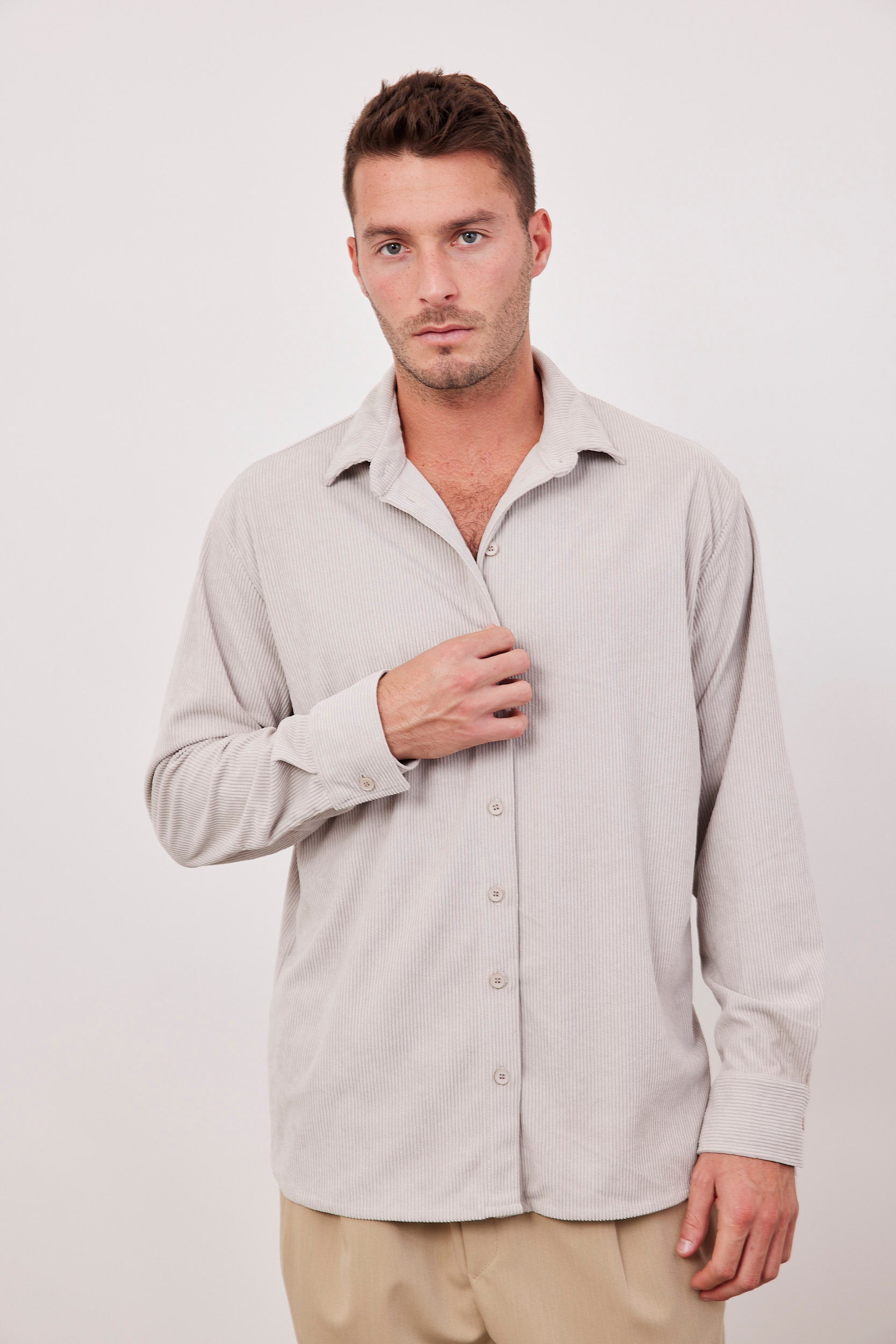 חולצת קורדרוי בשילוב כפתורים