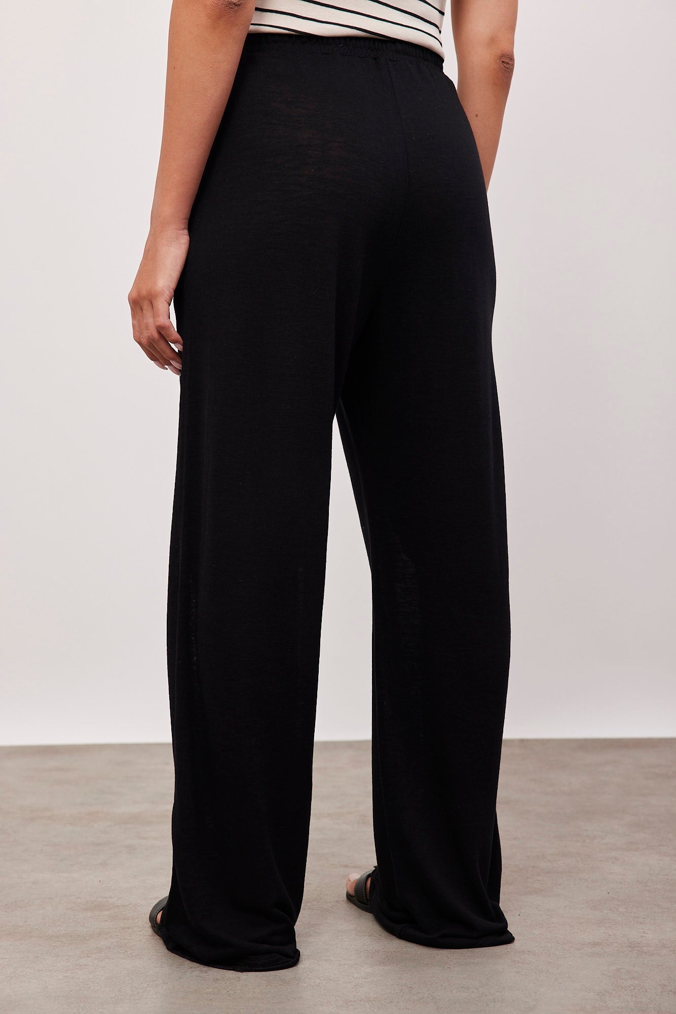 מכנסיים ארוכים במראה פשתן - ITAY BRANDS