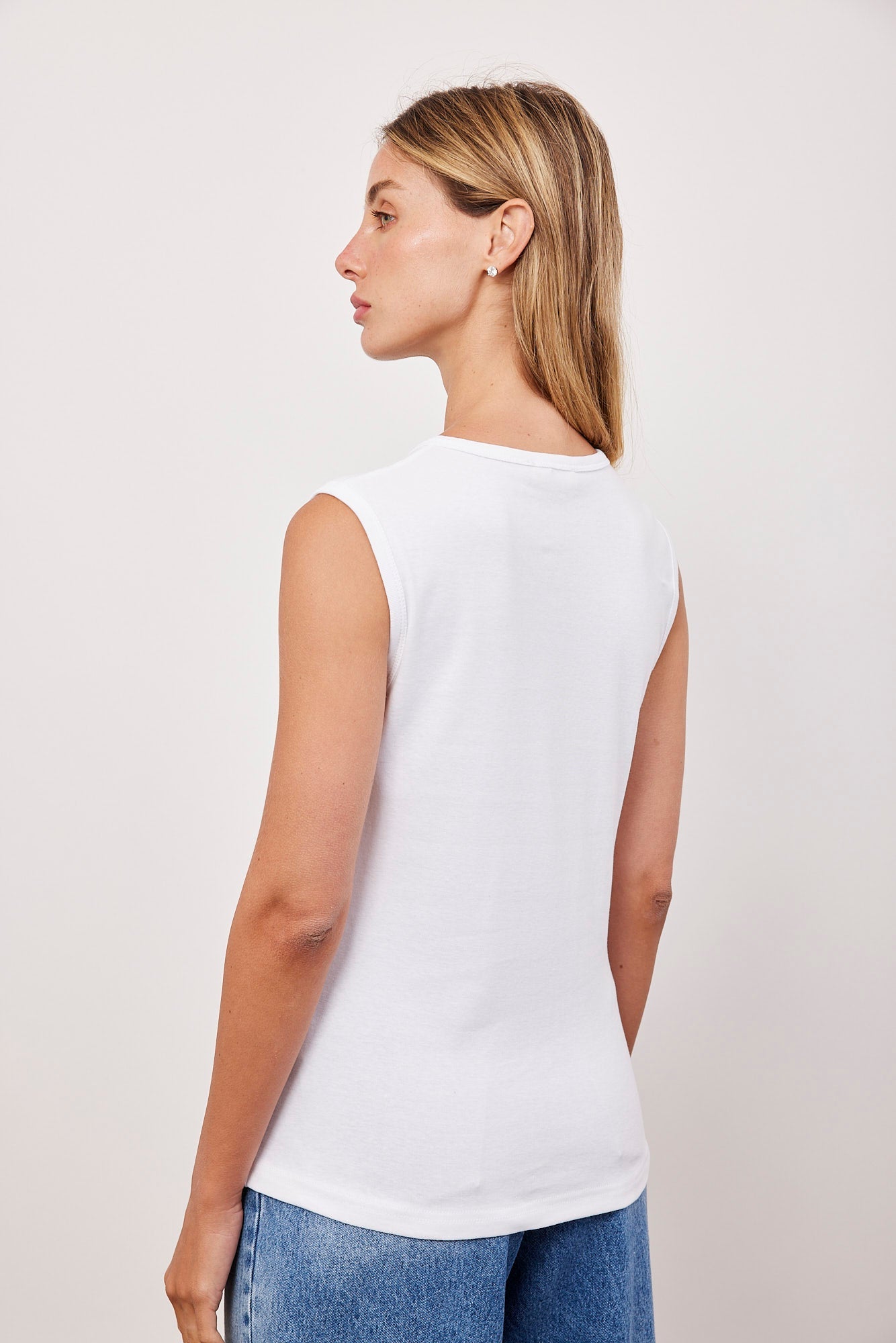 גופייה בסגירת כפתורים - ITAY BRANDS