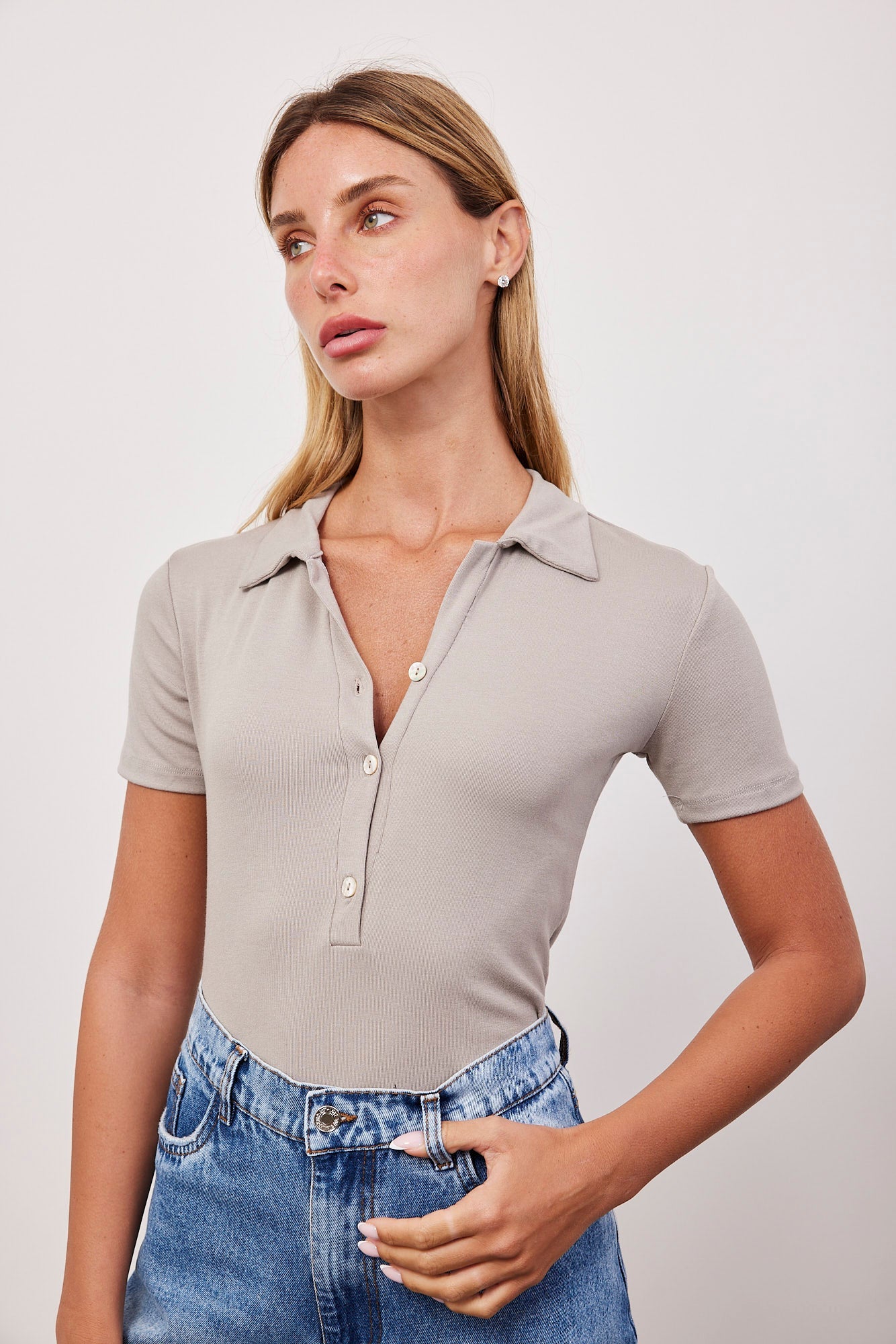 טישרט בשילוב צווארון וכפתורים - ITAY BRANDS