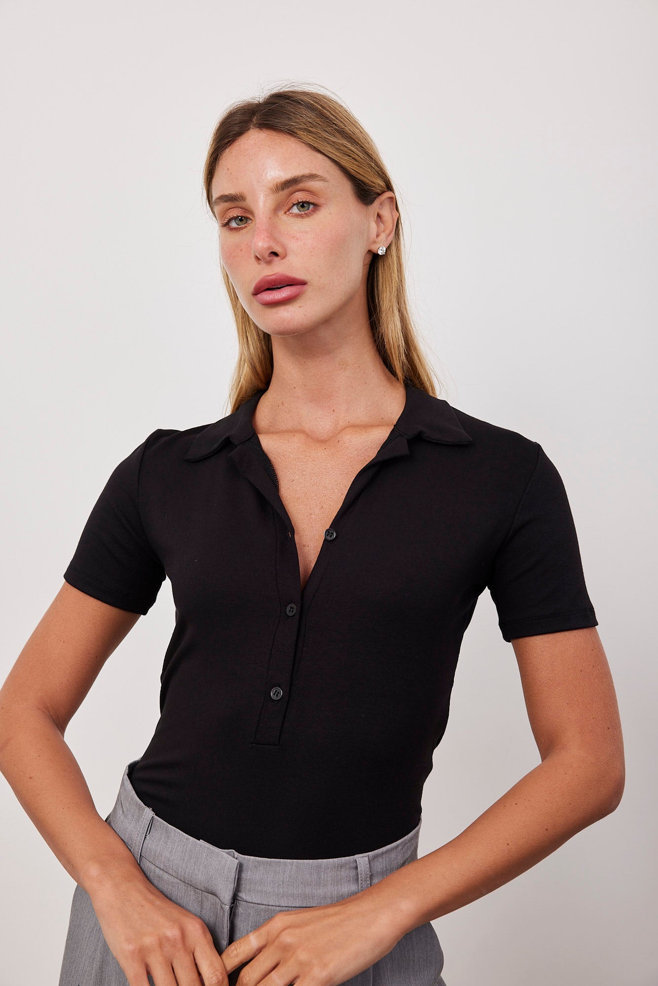 טישרט בשילוב צווארון וכפתורים - ITAY BRANDS