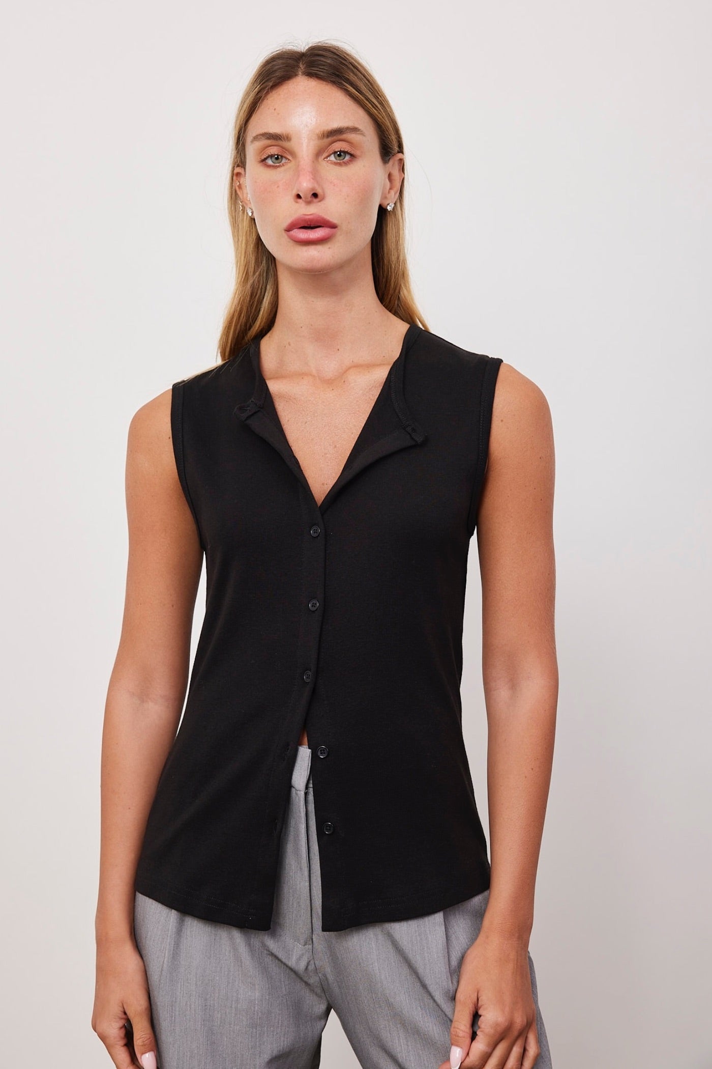 גופייה בסגירת כפתורים - ITAY BRANDS